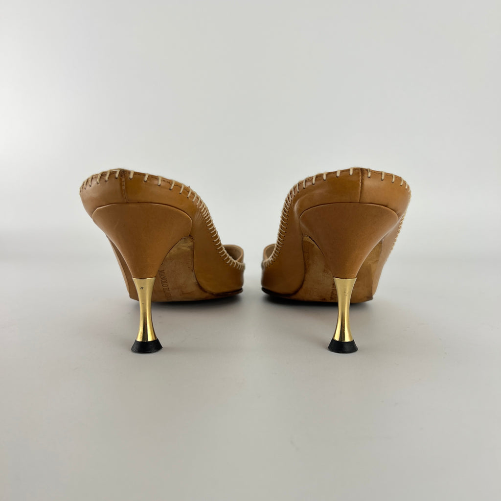 Manolo Blahnik | Vintage Nude Leather White Whipstitch Pointed Toe Slide Mules (38)