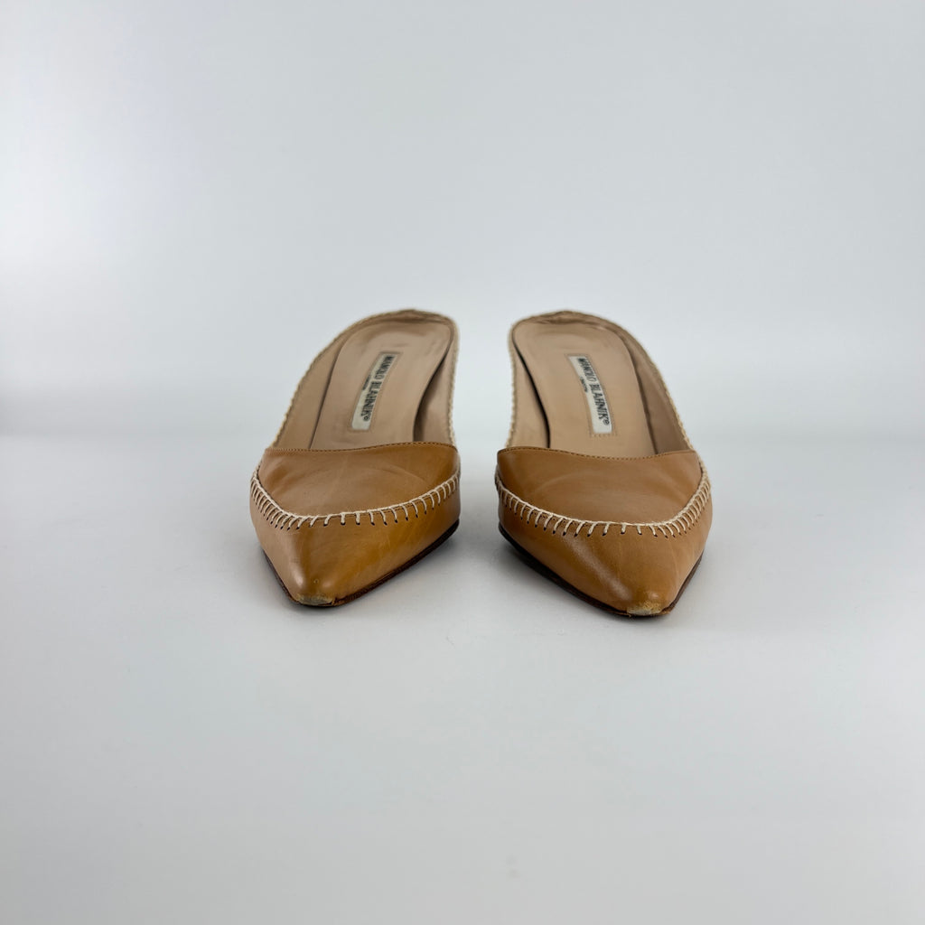 Manolo Blahnik | Vintage Nude Leather White Whipstitch Pointed Toe Slide Mules (38)