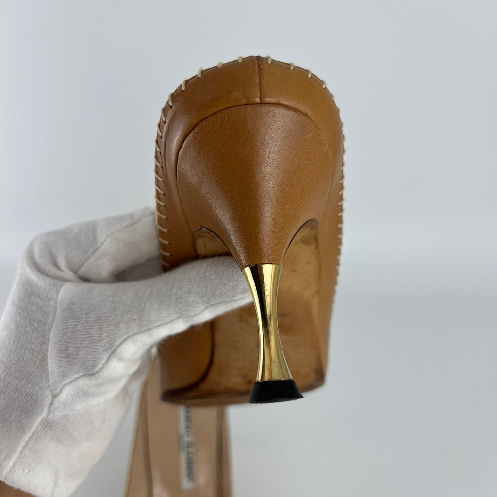 Manolo Blahnik | Vintage Nude Leather White Whipstitch Pointed Toe Slide Mules (38)