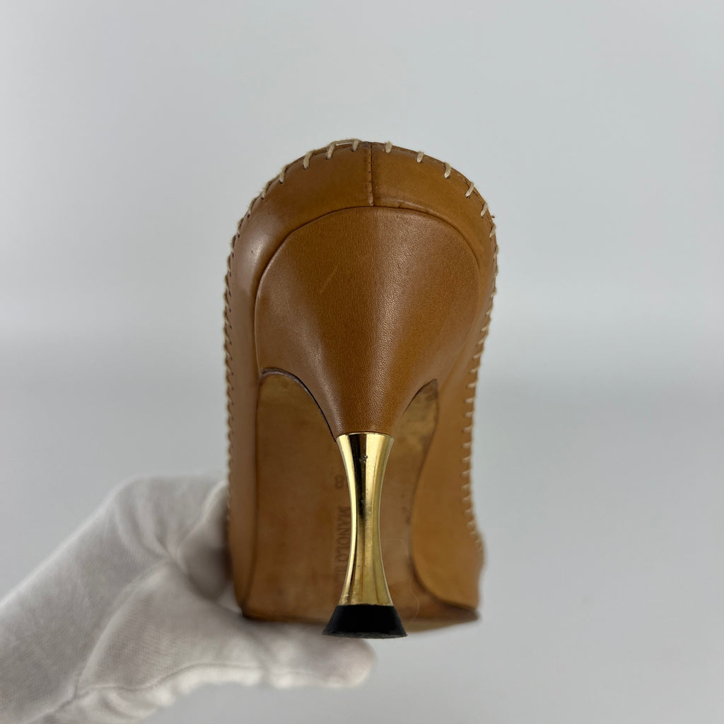 Manolo Blahnik | Vintage Nude Leather White Whipstitch Pointed Toe Slide Mules (38)
