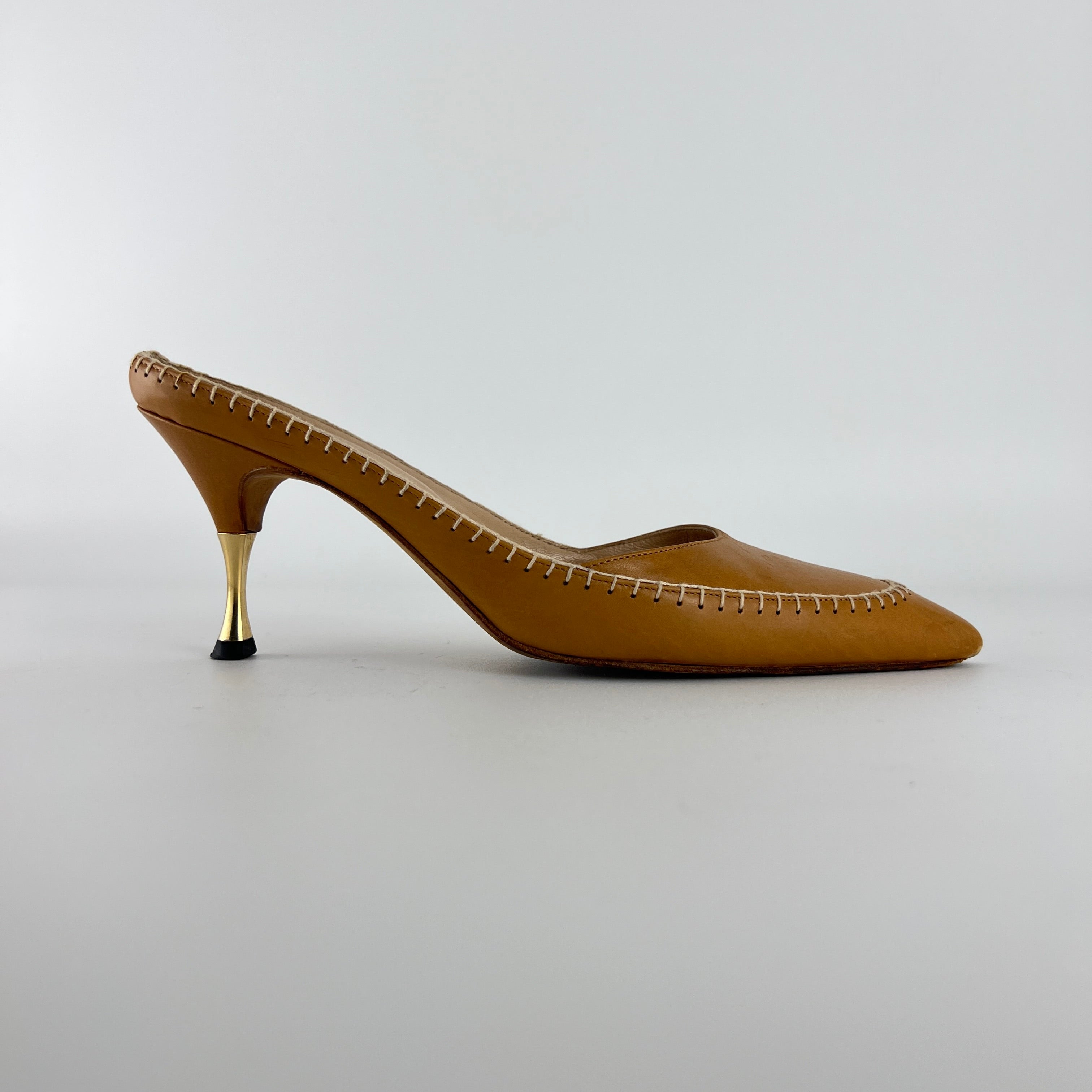 Manolo Blahnik | Vintage Nude Leather White Whipstitch Pointed Toe Slide Mules (38)