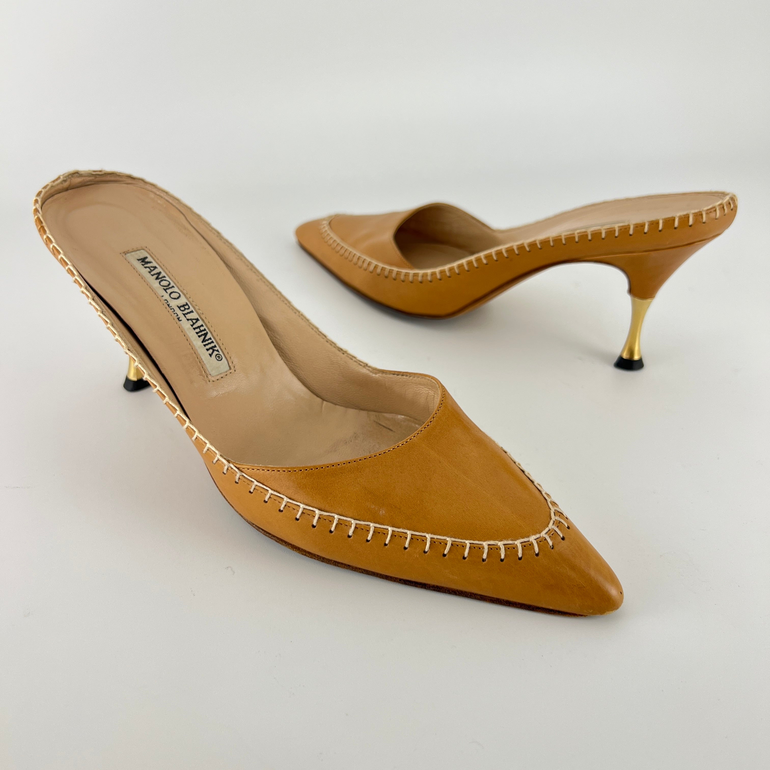 Manolo Blahnik | Vintage Nude Leather White Whipstitch Pointed Toe Slide Mules (38)
