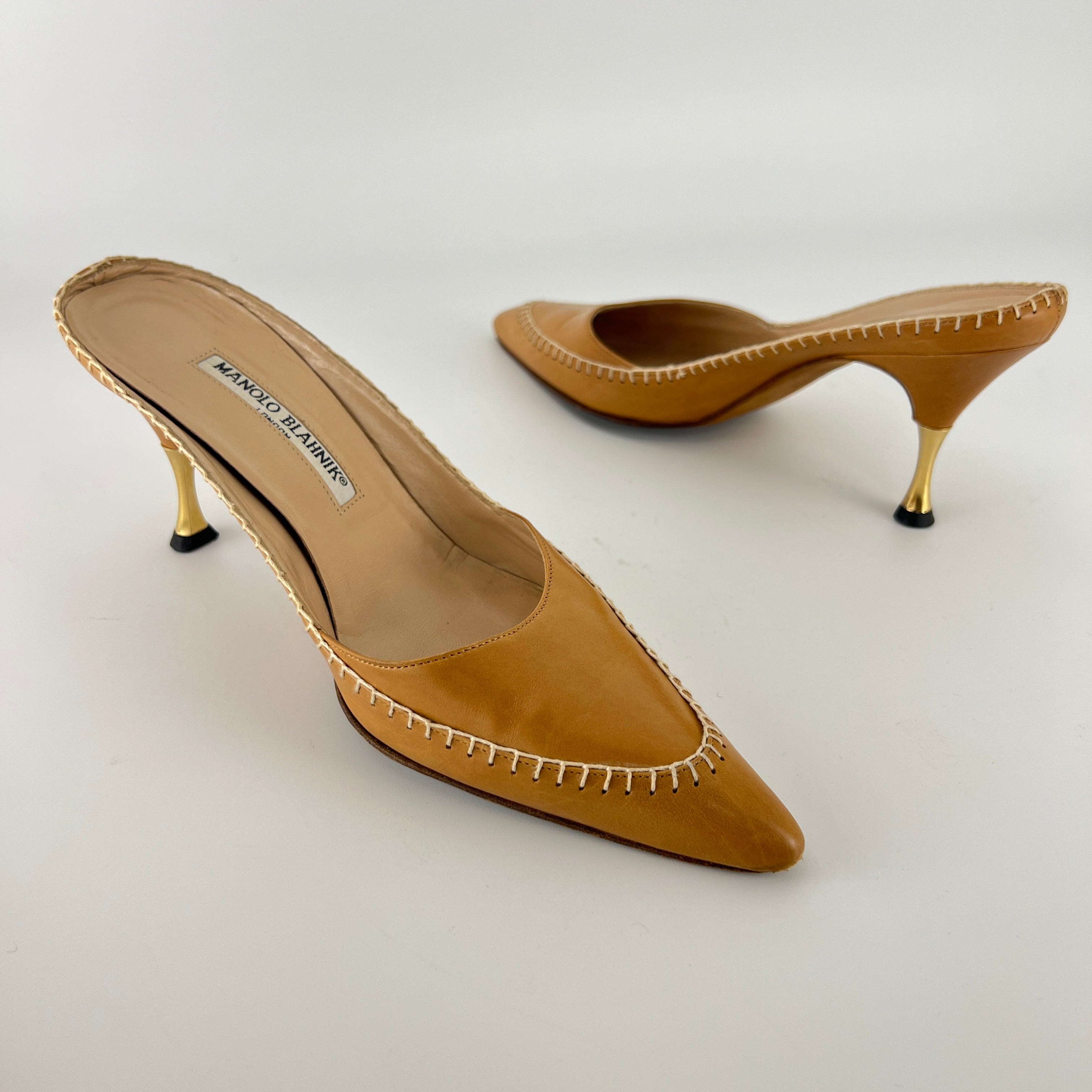 Manolo Blahnik | Vintage Nude Leather White Whipstitch Pointed Toe Slide Mules (38)