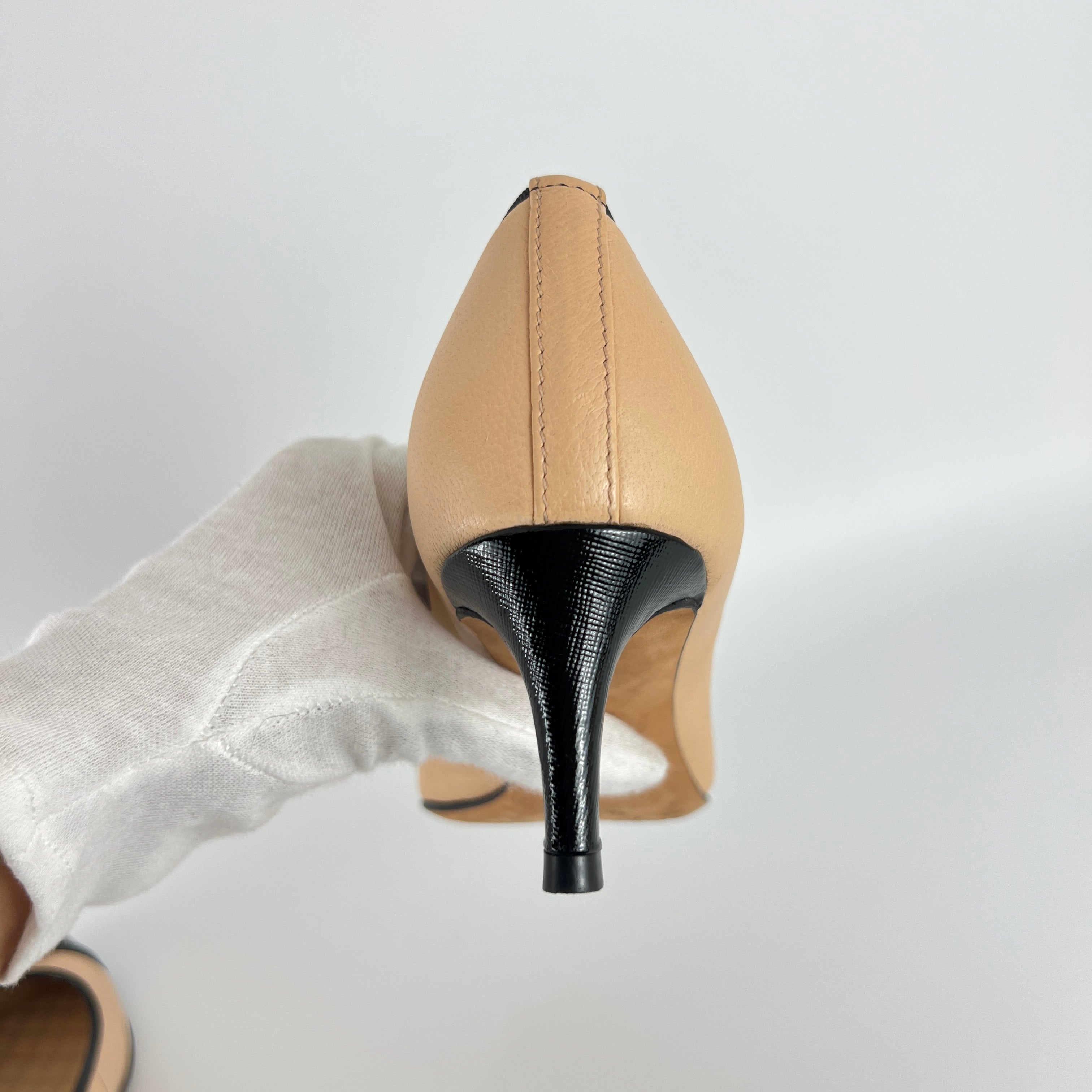 Tory Burch | Nude Leather Bow Black Round Toe Kitten Heel Ballet Pumps (7.5)
