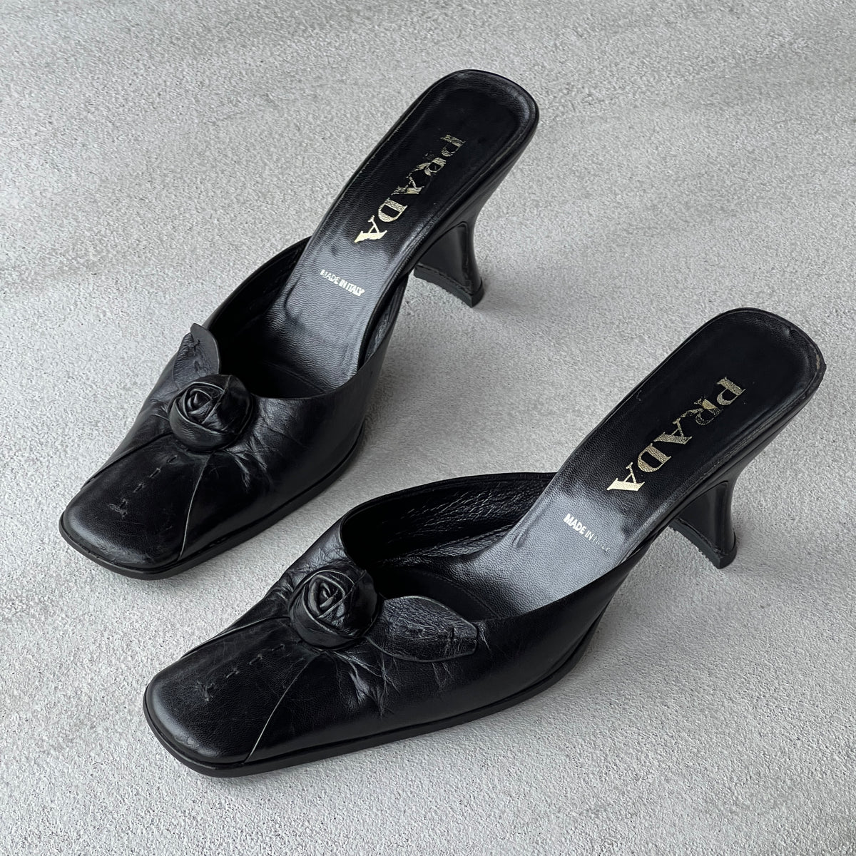 Prada | F/W 2003 Vintage Black Leather Flower Square Toe Slide Mules (38.5)