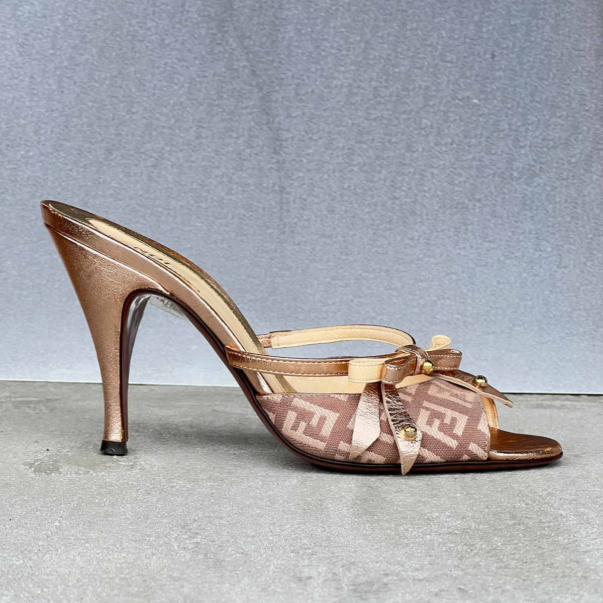 Fendi | Vintage Metallic Rose Gold Zucca Bow Slide Mules Rare (36)