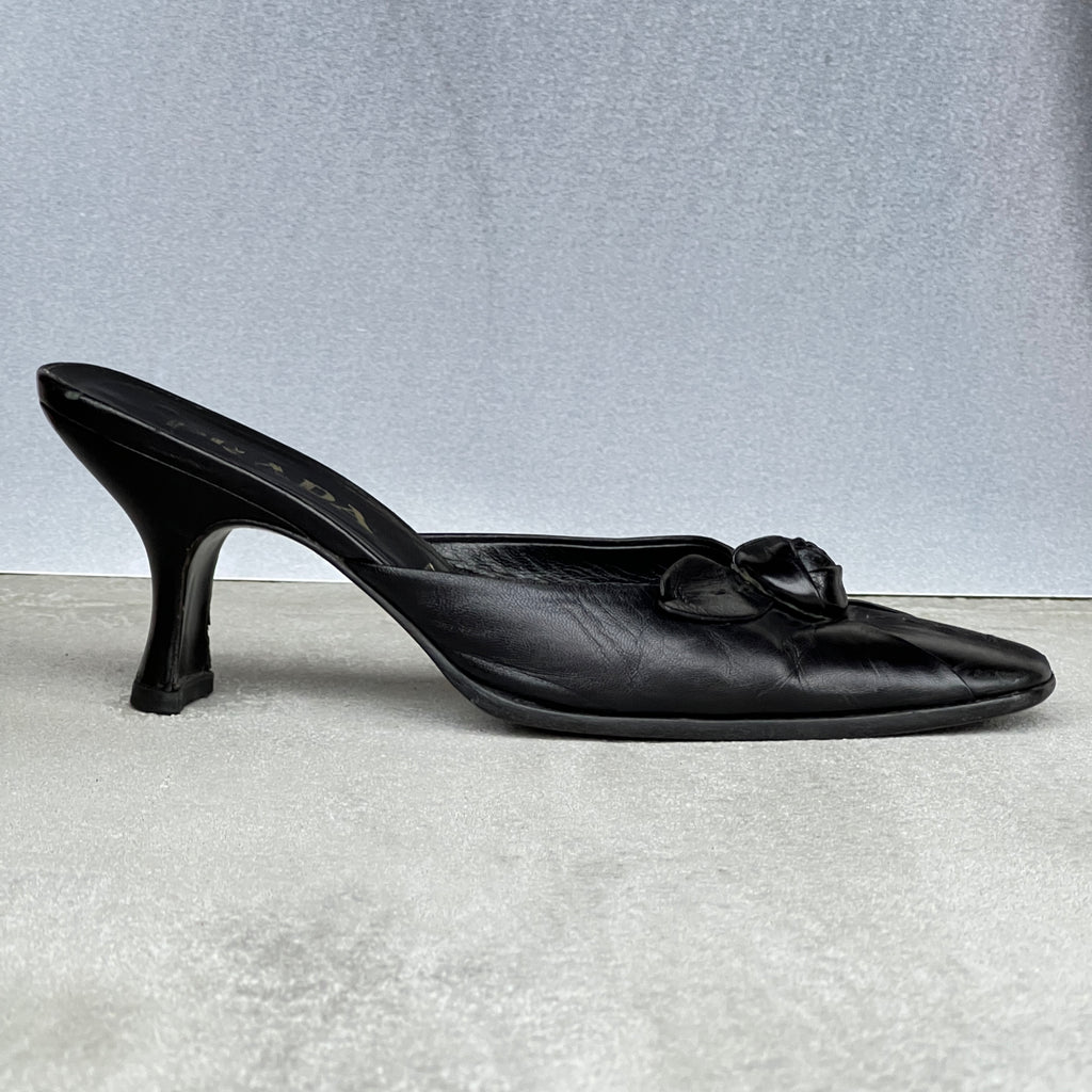 Prada | F/W 2003 Vintage Black Leather Flower Square Toe Slide Mules (38.5)