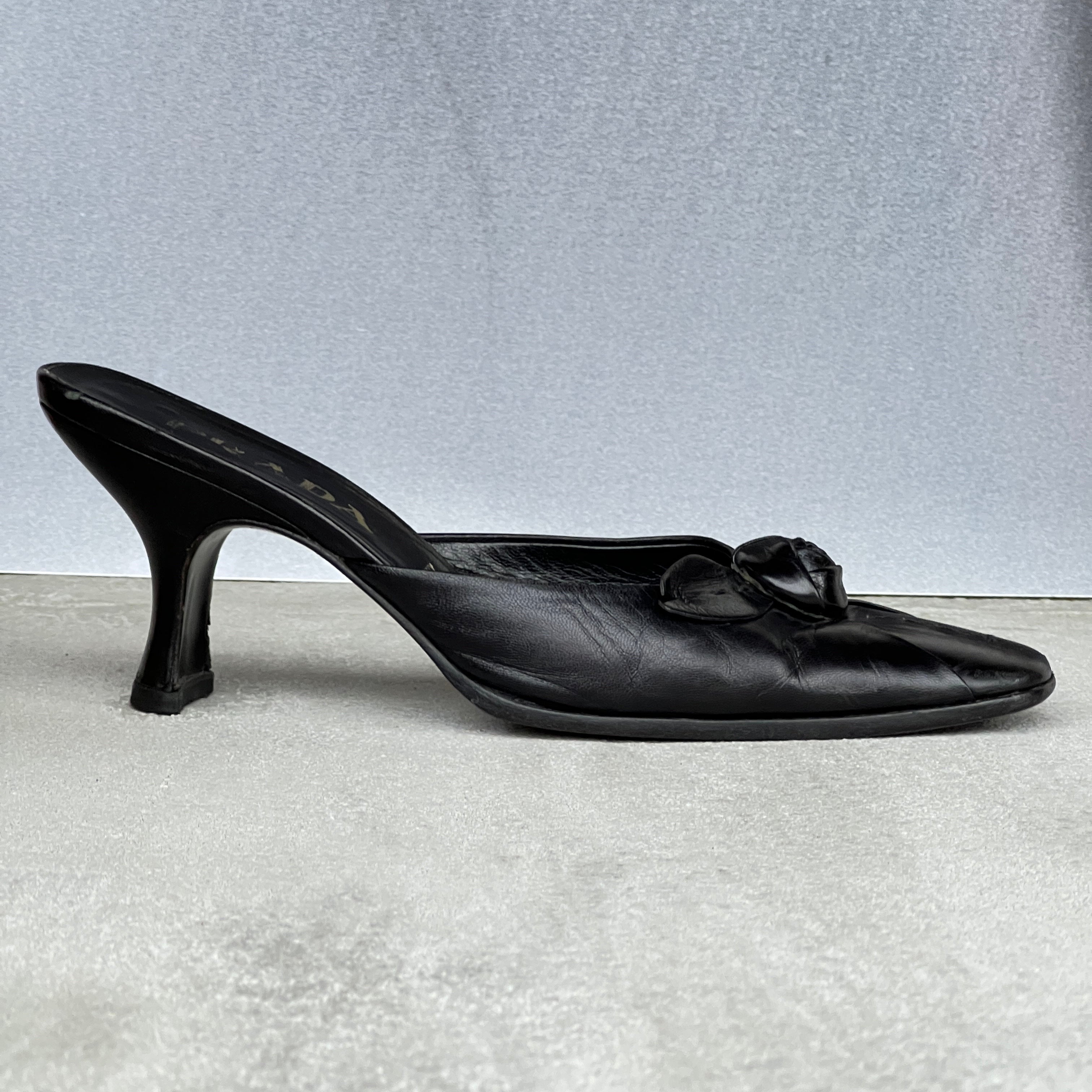 Prada | F/W 2003 Vintage Black Leather Flower Square Toe Slide Mules (38.5)