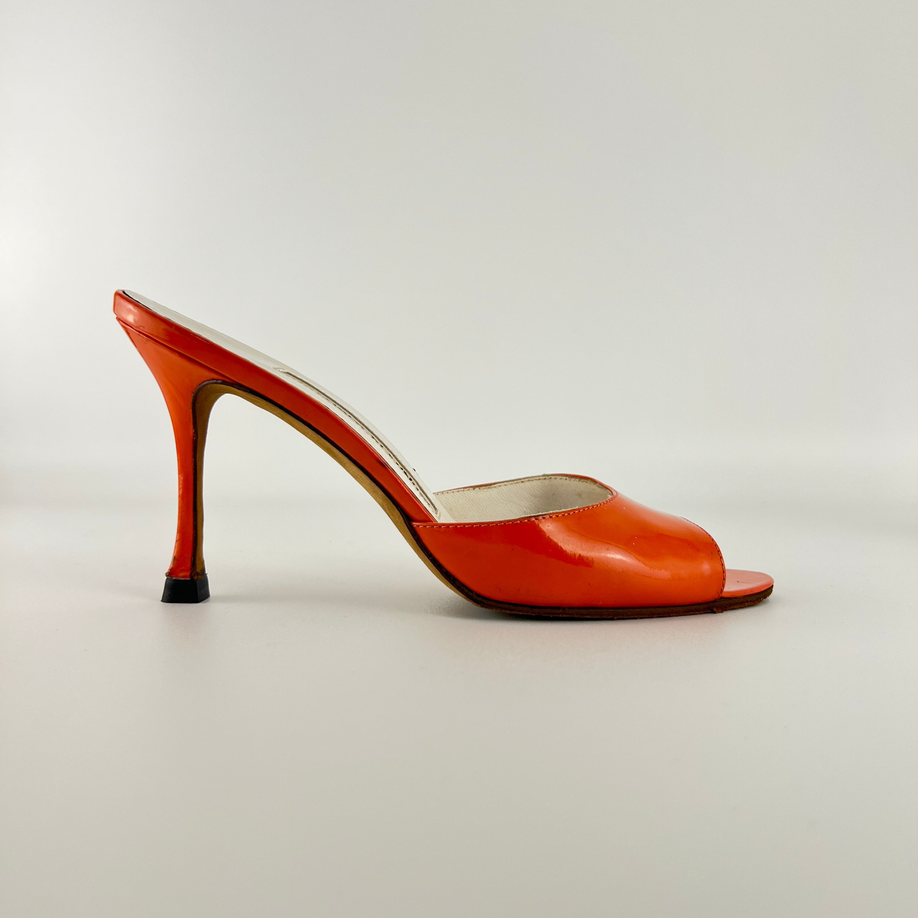 Manolo Blahnik | Jada Orange Patent Leather Slide Sandal Mules (35.5)