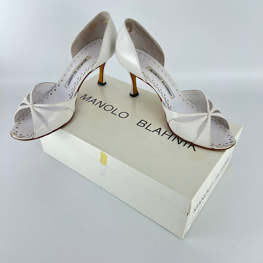 Manolo Blahnik | Butterflop White Leather D'Orsay Bridal Sandal Pumps (35.5)