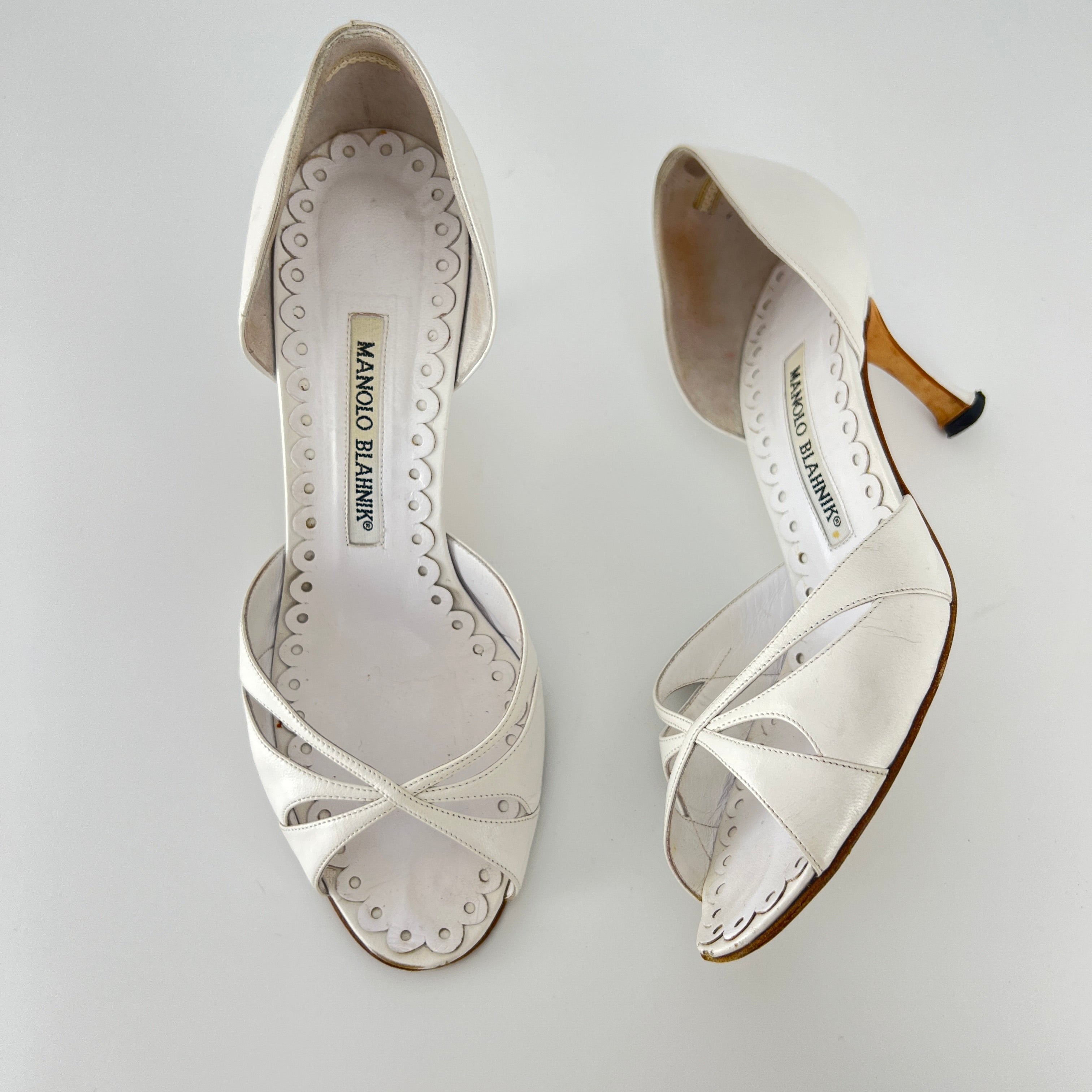 Manolo Blahnik | Butterflop White Leather D'Orsay Bridal Sandal Pumps (35.5)
