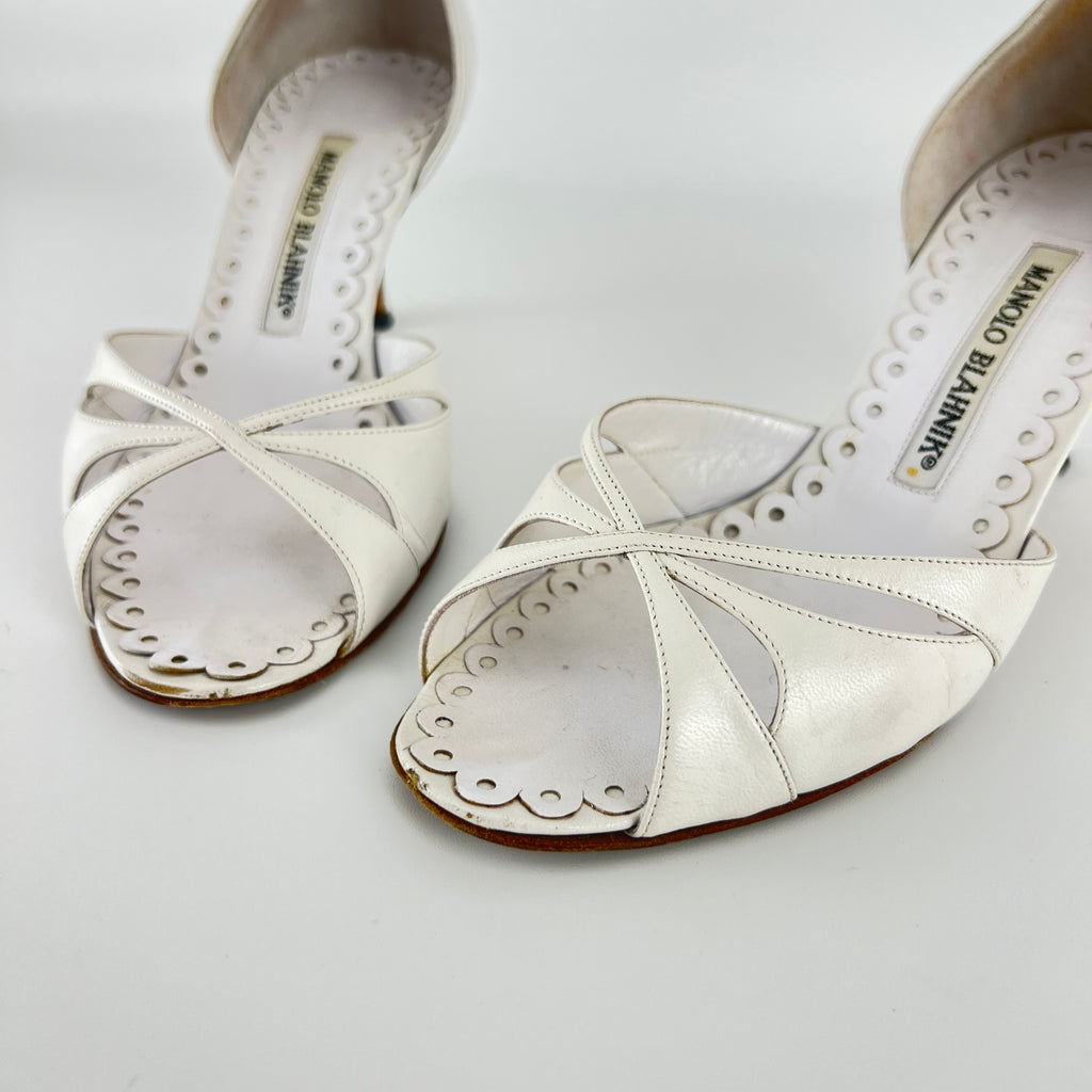 Manolo Blahnik | Butterflop White Leather D'Orsay Bridal Sandal Pumps (35.5)
