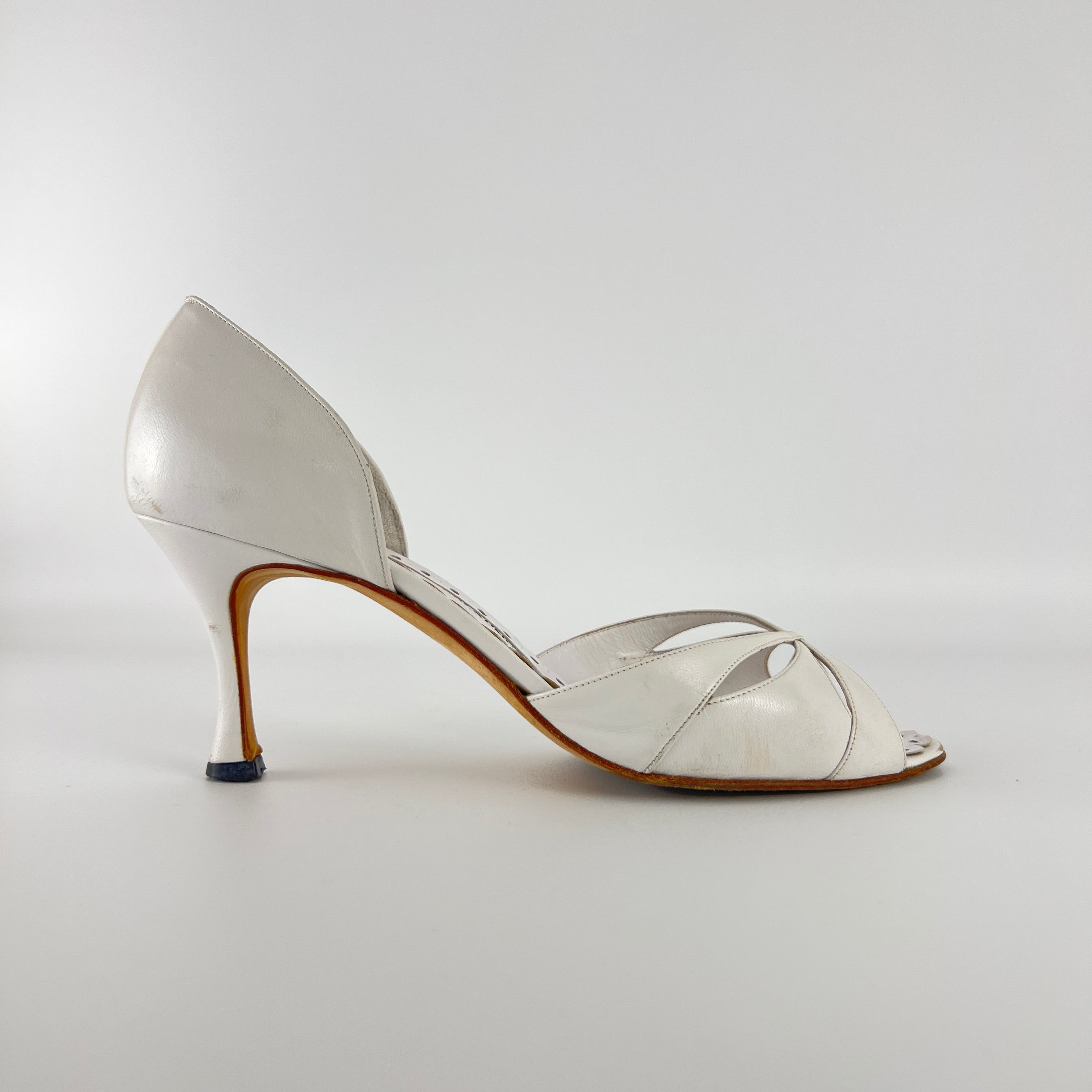 Manolo Blahnik | Butterflop White Leather D'Orsay Bridal Sandal Pumps (35.5)