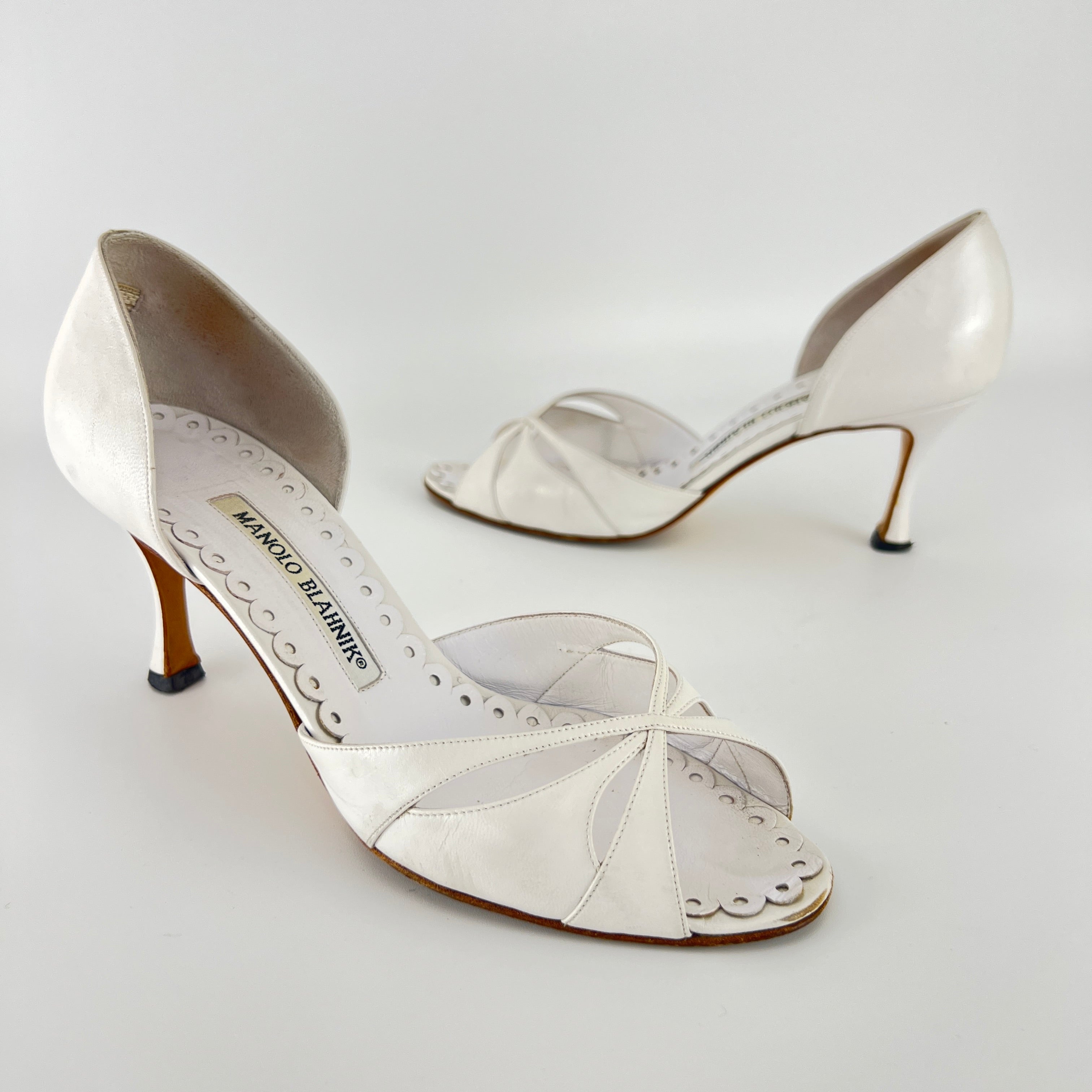 Manolo Blahnik | Butterflop White Leather D'Orsay Bridal Sandal Pumps (35.5)