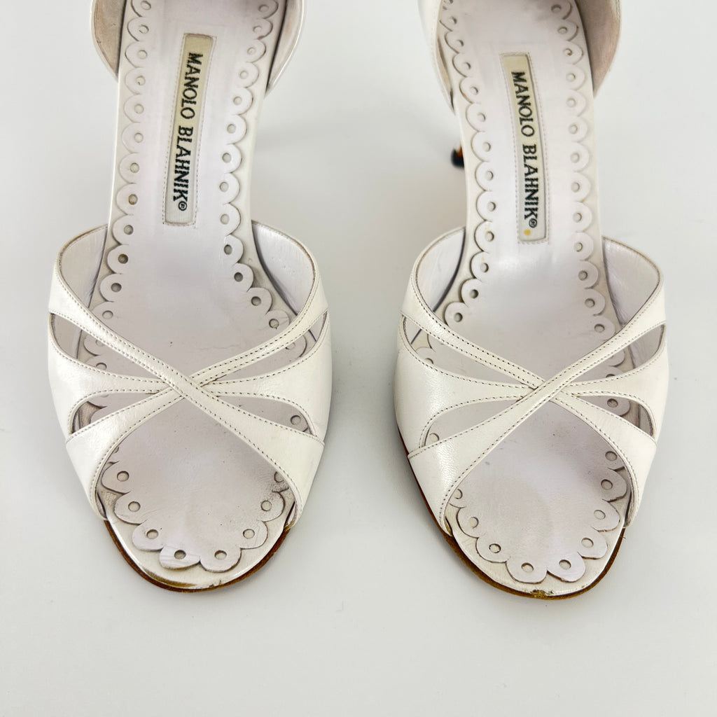 Manolo Blahnik | Butterflop White Leather D'Orsay Bridal Sandal Pumps (35.5)