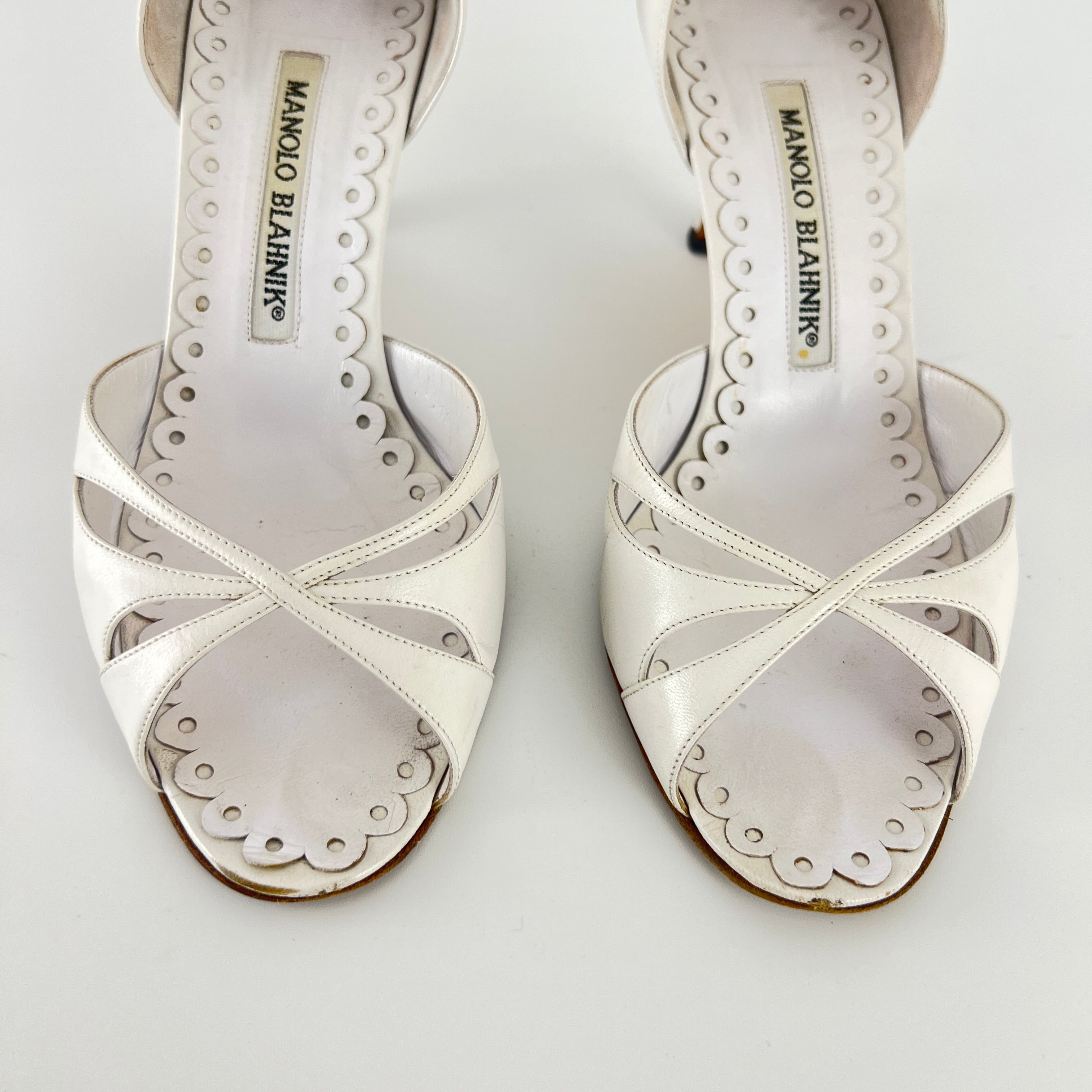 Manolo Blahnik | Butterflop White Leather D'Orsay Bridal Sandal Pumps (35.5)