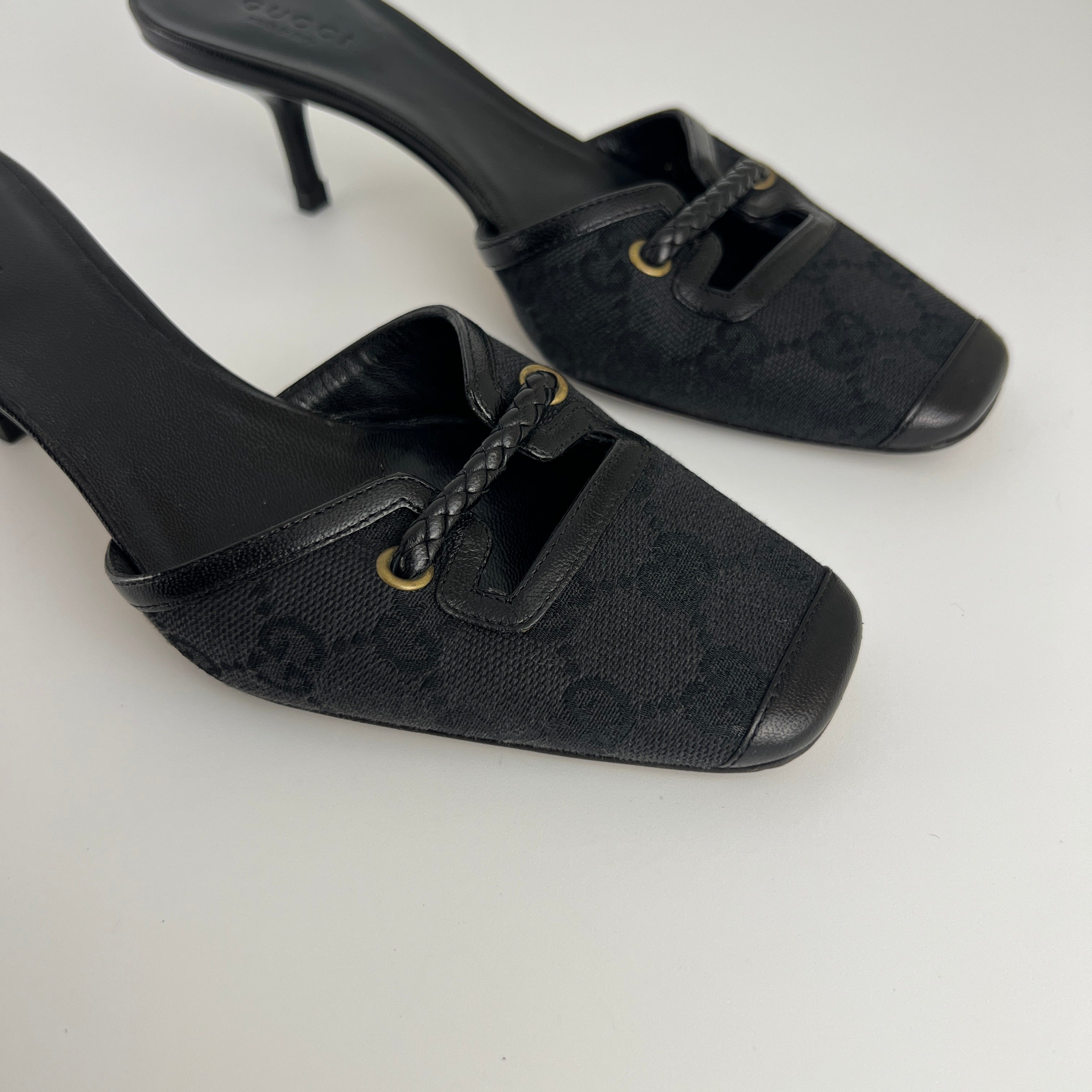 Gucci | Tom Ford Era Vintage Black GG Monogram Closed Toe Mid Heel Mules (34.5)