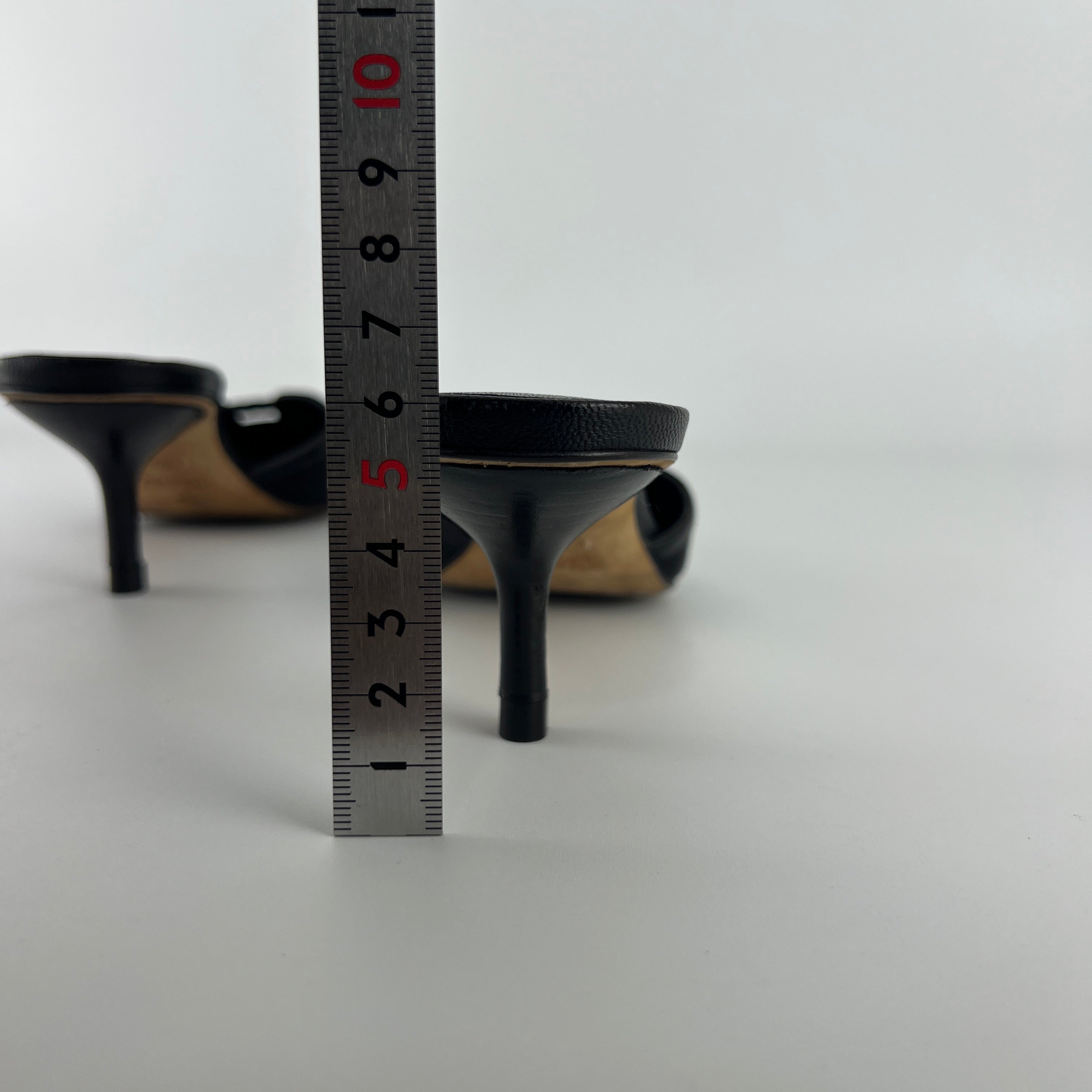 Gucci | Tom Ford Era Vintage Black GG Monogram Closed Toe Mid Heel Mules (34.5)