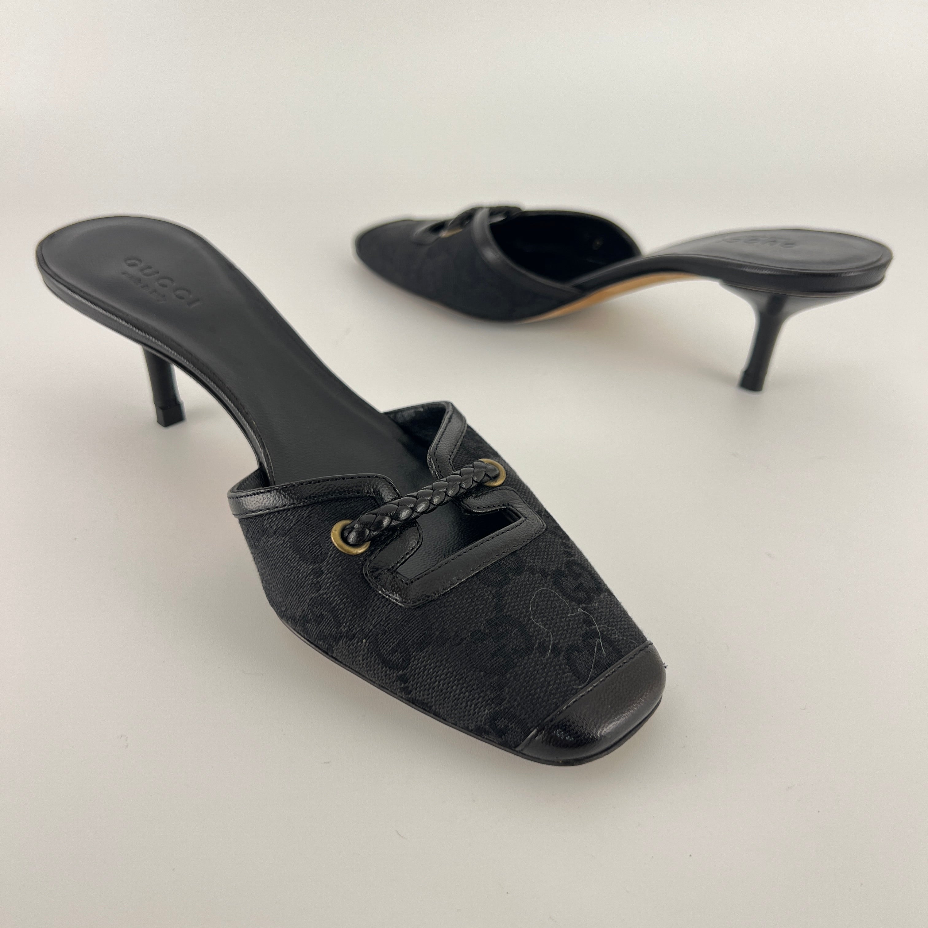 Gucci | Tom Ford Era Vintage Black GG Monogram Closed Toe Mid Heel Mules (34.5)