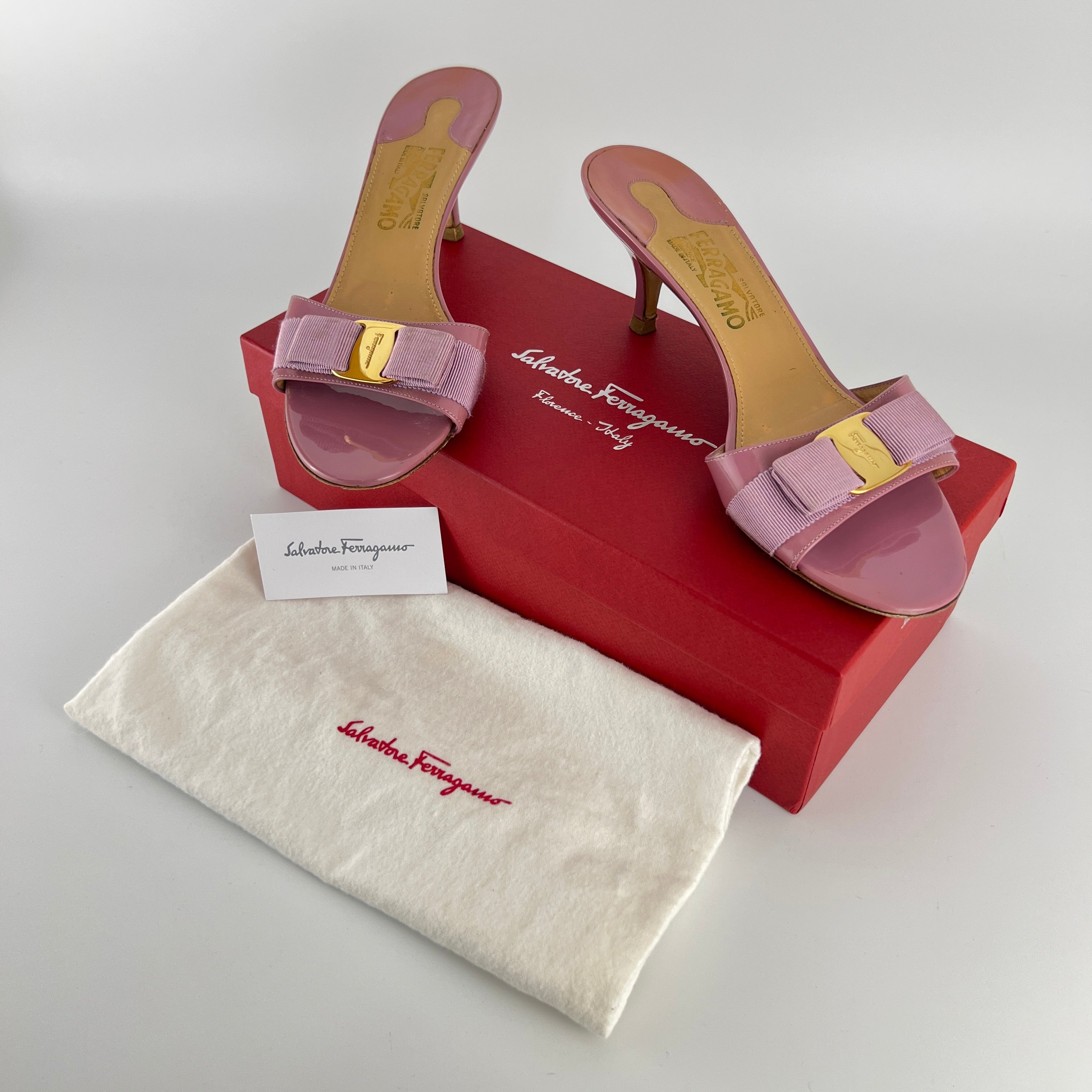 Ferragamo | Vara Bow Pink Patent Leather Gold Sandal Mules (9 , 39)