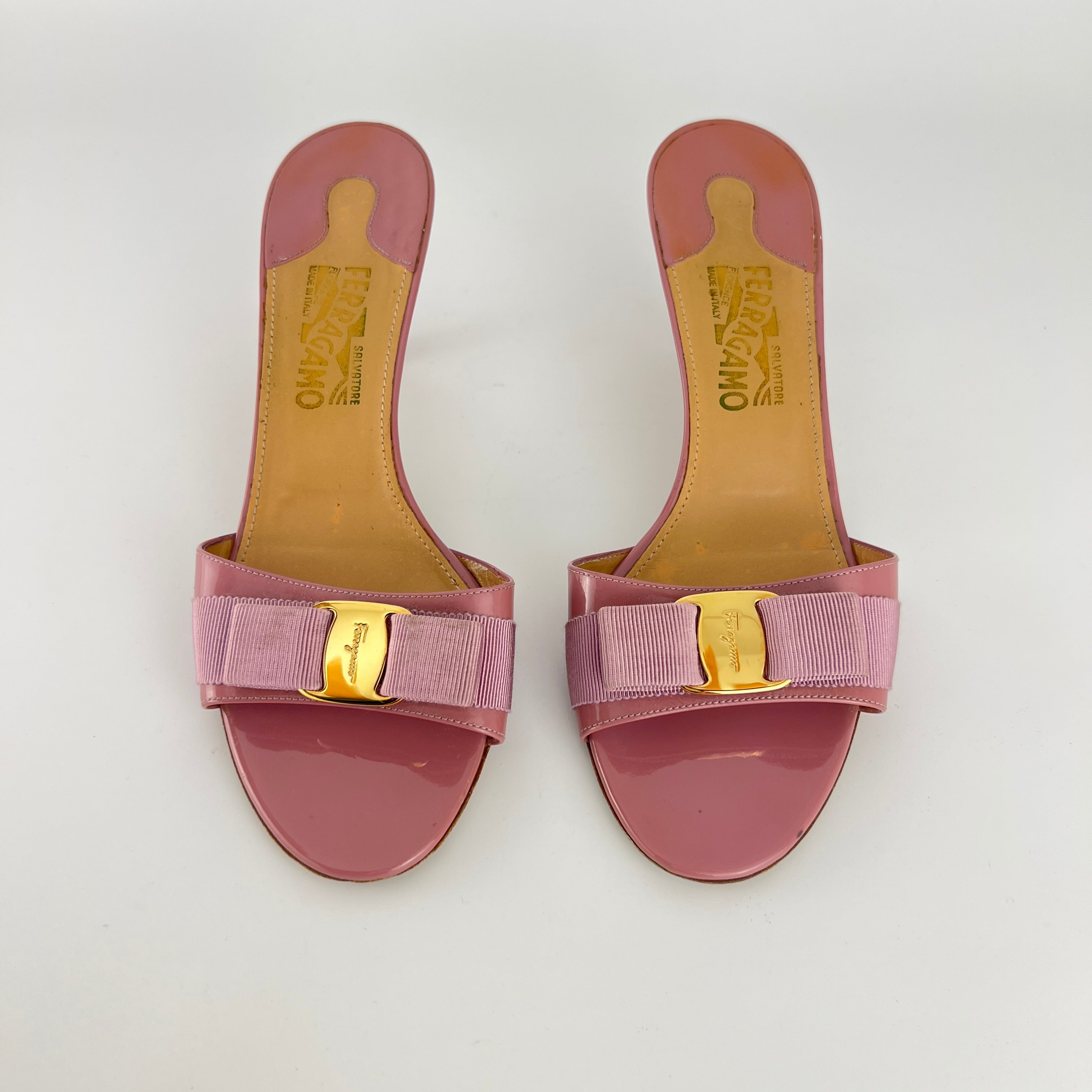 Ferragamo | Vara Bow Pink Patent Leather Gold Sandal Mules (9 , 39)