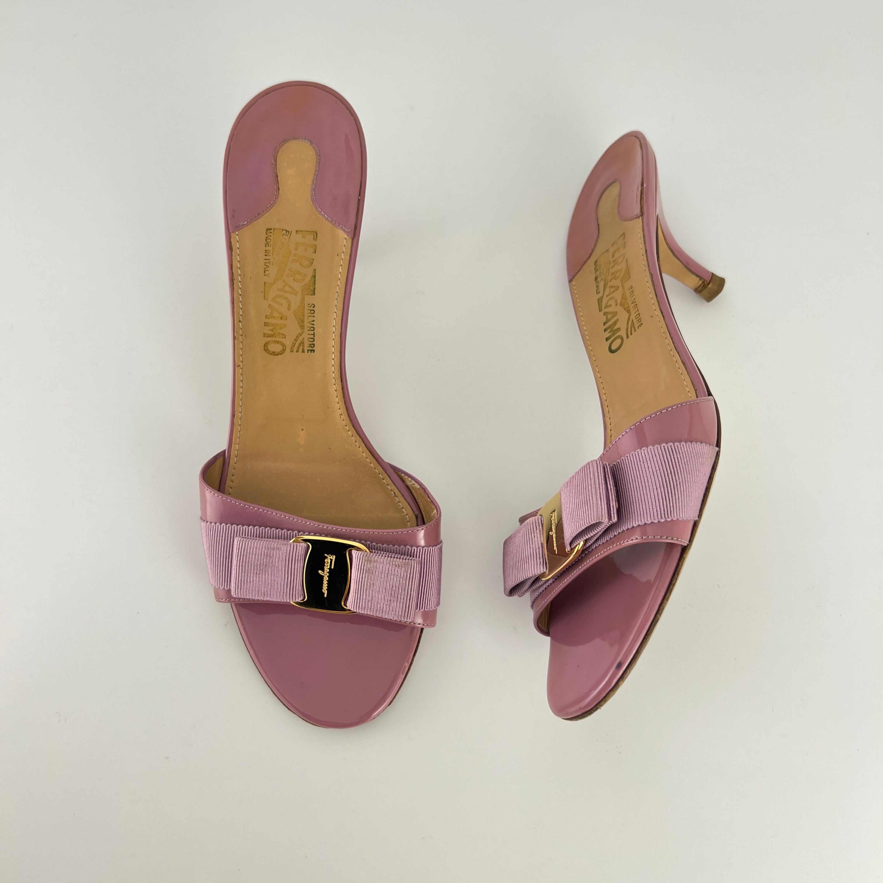 Ferragamo | Vara Bow Pink Patent Leather Gold Sandal Mules (9 , 39)