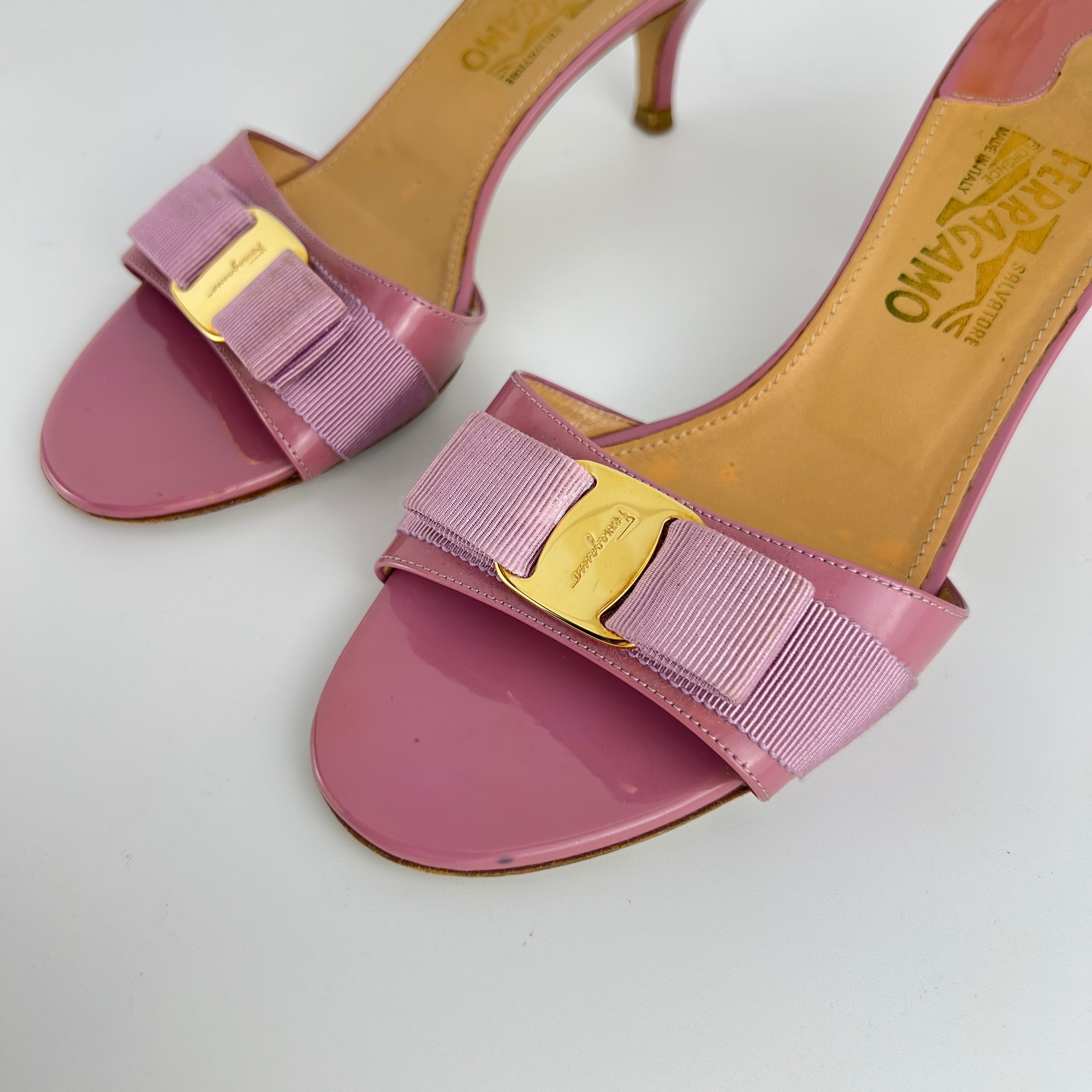 Ferragamo | Vara Bow Pink Patent Leather Gold Sandal Mules (9 , 39)