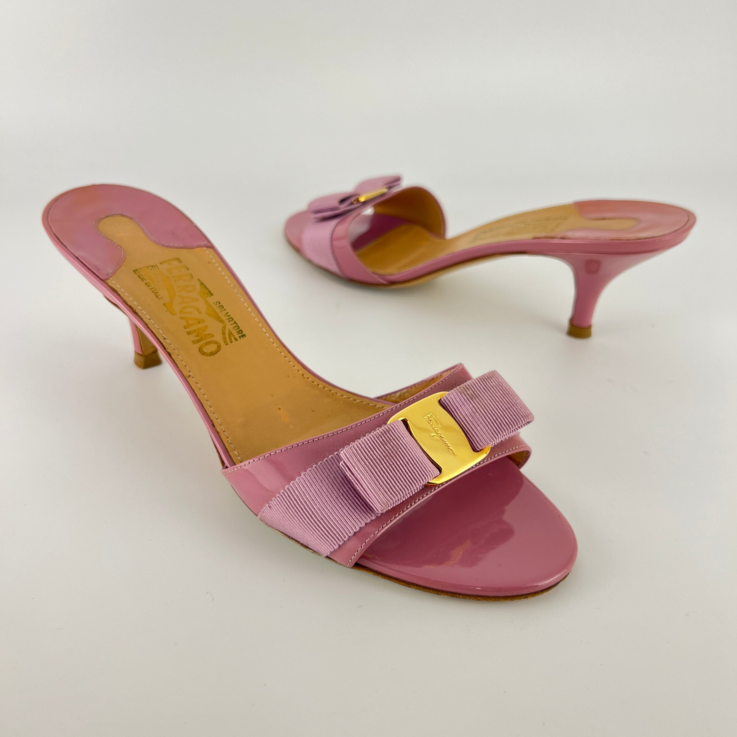 Ferragamo | Vara Bow Pink Patent Leather Gold Sandal Mules (9 , 39)
