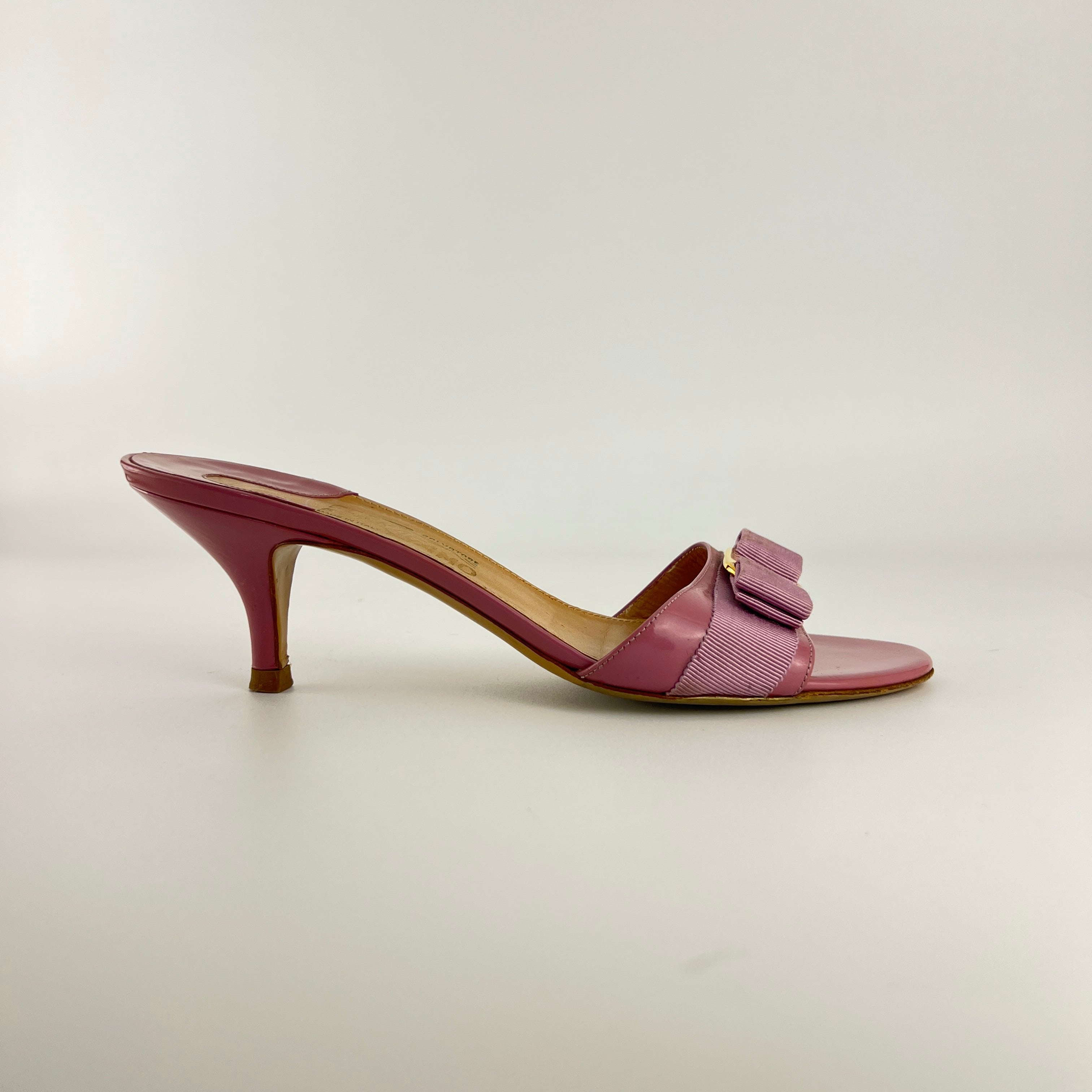Ferragamo | Vara Bow Pink Patent Leather Gold Sandal Mules (9 , 39)