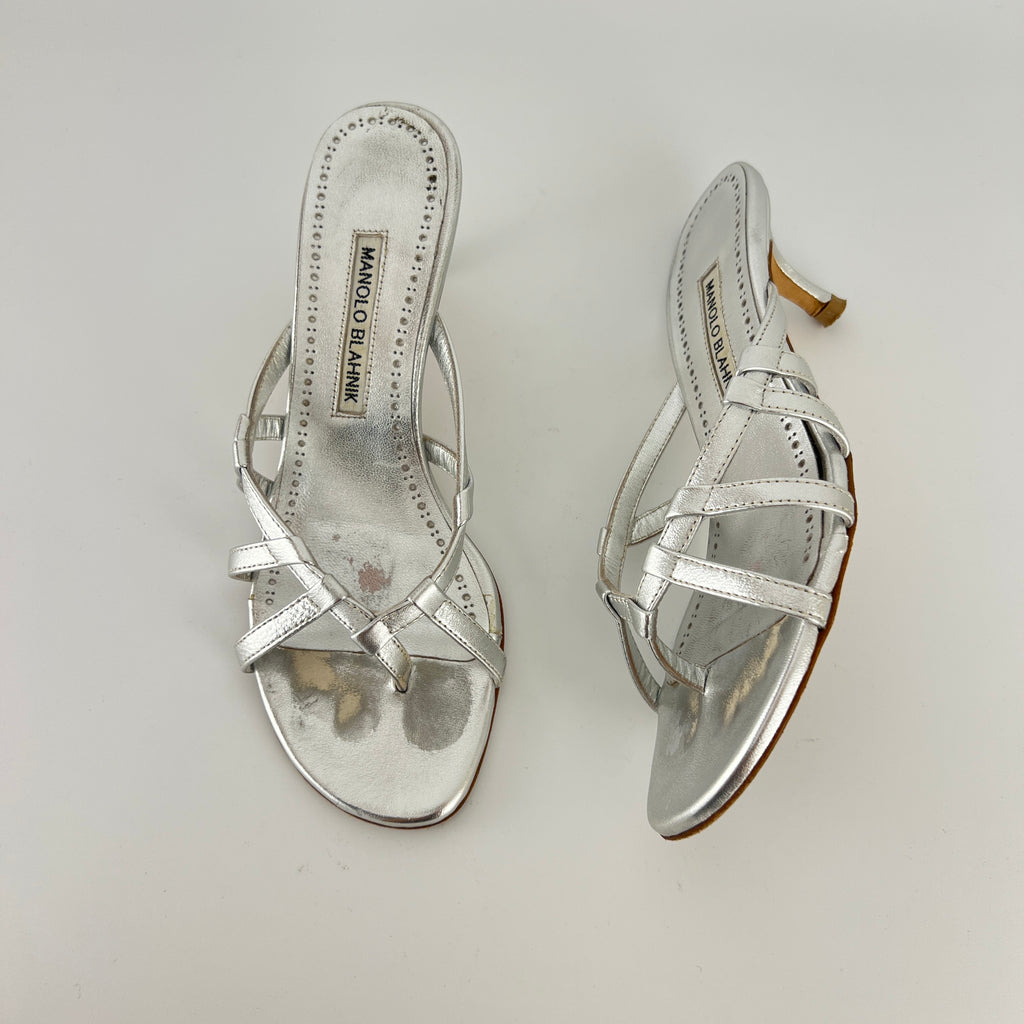 Manolo Blahnik | Solimaso Metallic Silver Leather Thong Strappy Kitten Heels (36.5)
