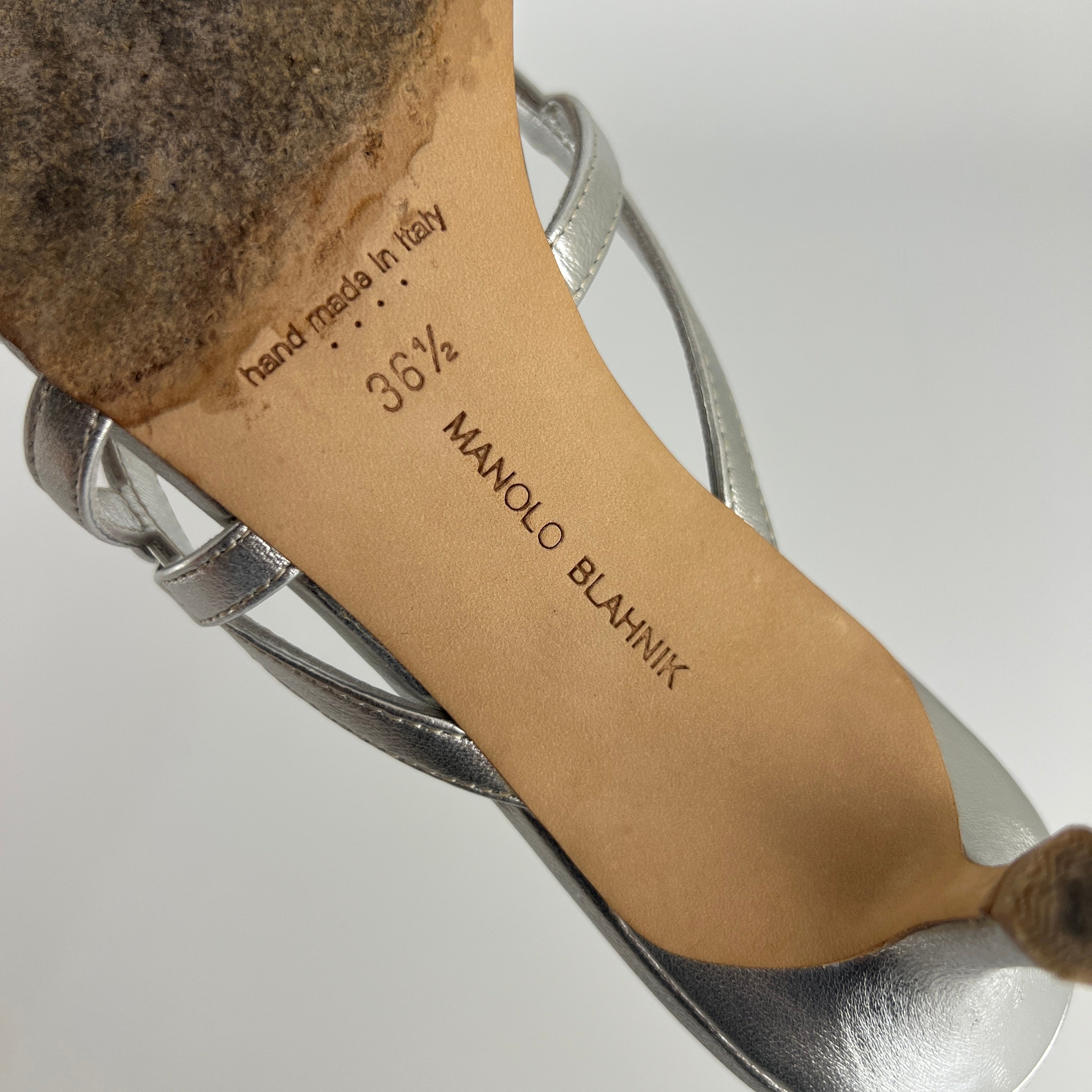 Manolo Blahnik | Solimaso Metallic Silver Leather Thong Strappy Kitten Heels (36.5)