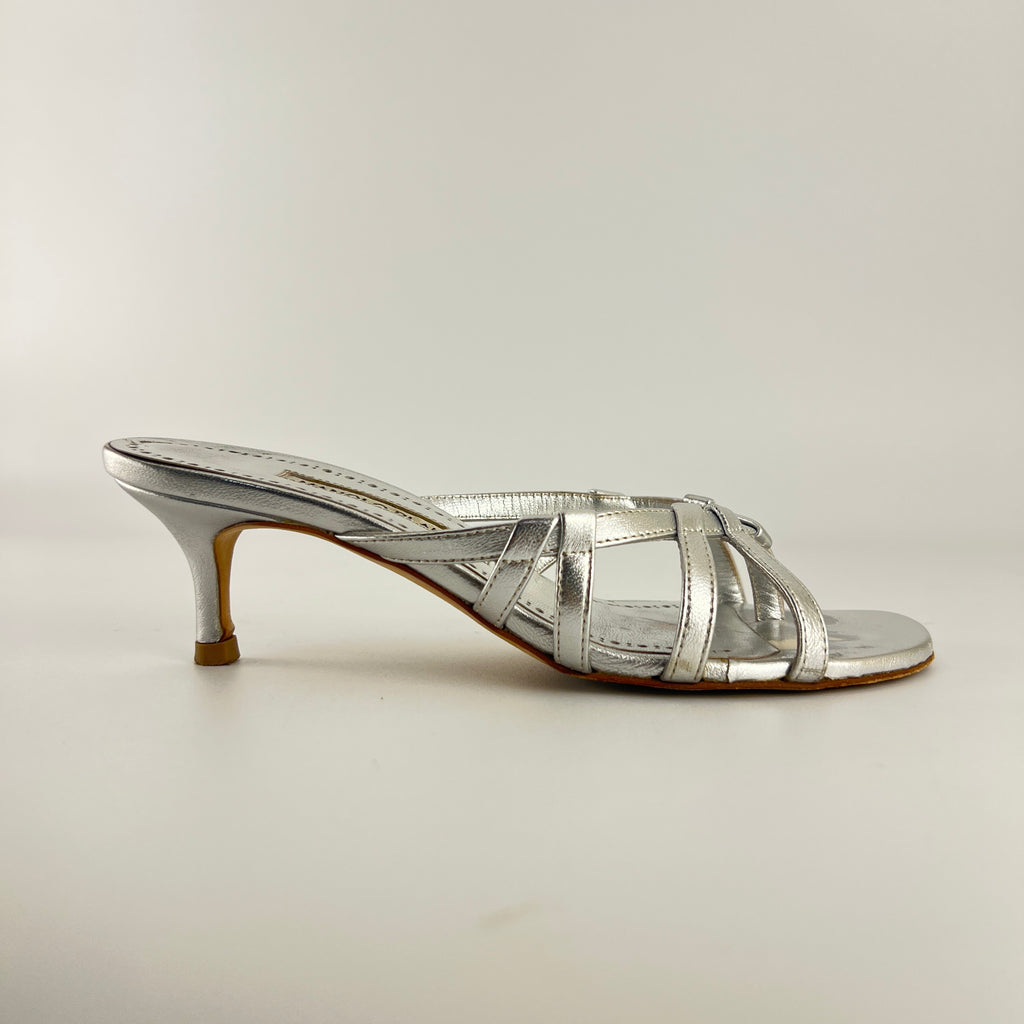 Manolo Blahnik | Solimaso Metallic Silver Leather Thong Strappy Kitten Heels (36.5)