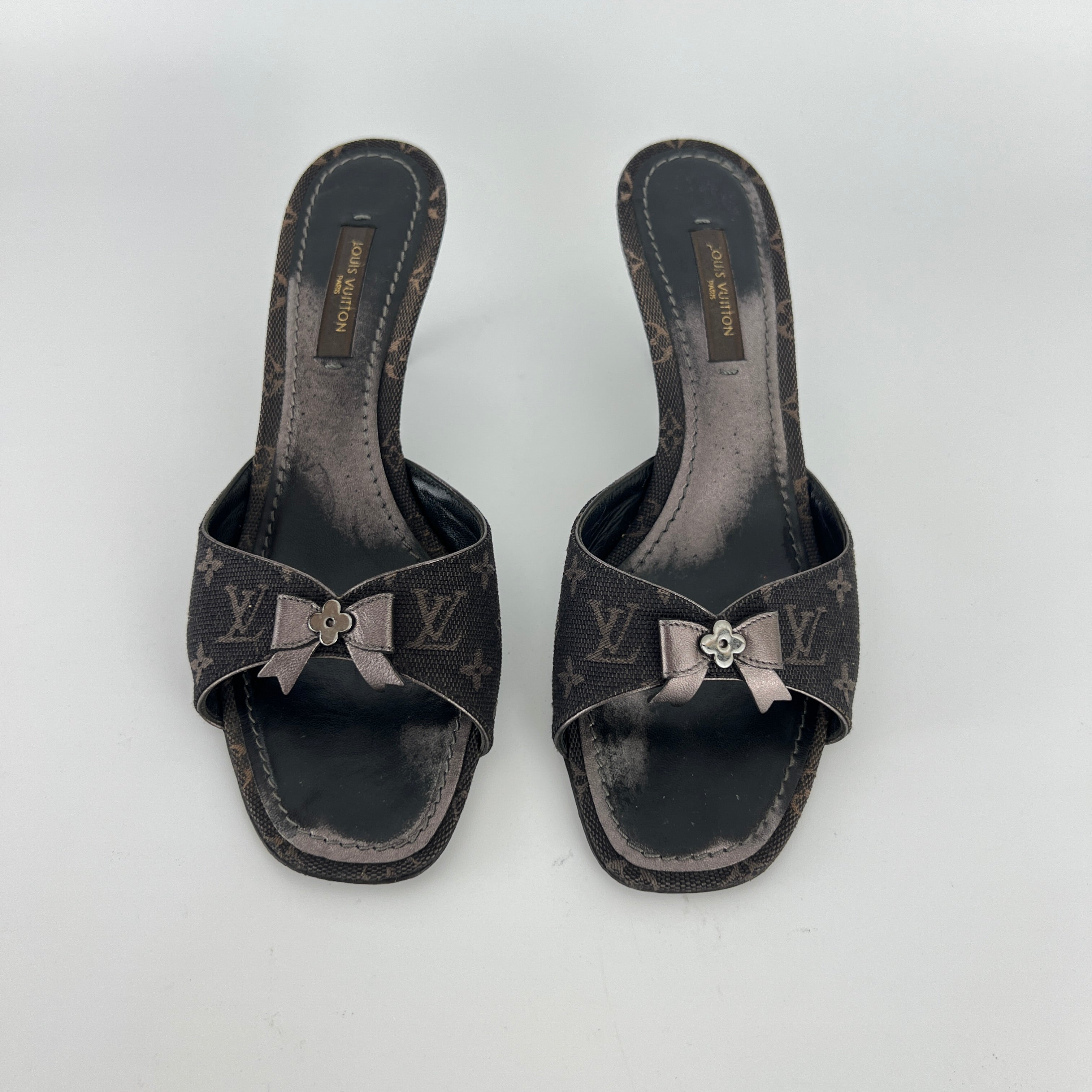 Louis Vuitton | Vintage Monogram Black Canvas Bow Leather Mules (35.5)