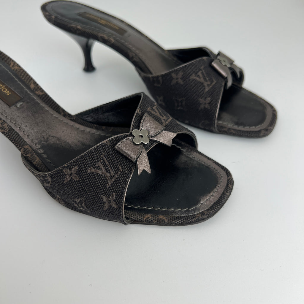 Louis Vuitton | Vintage Monogram Black Canvas Bow Leather Mules (35.5)