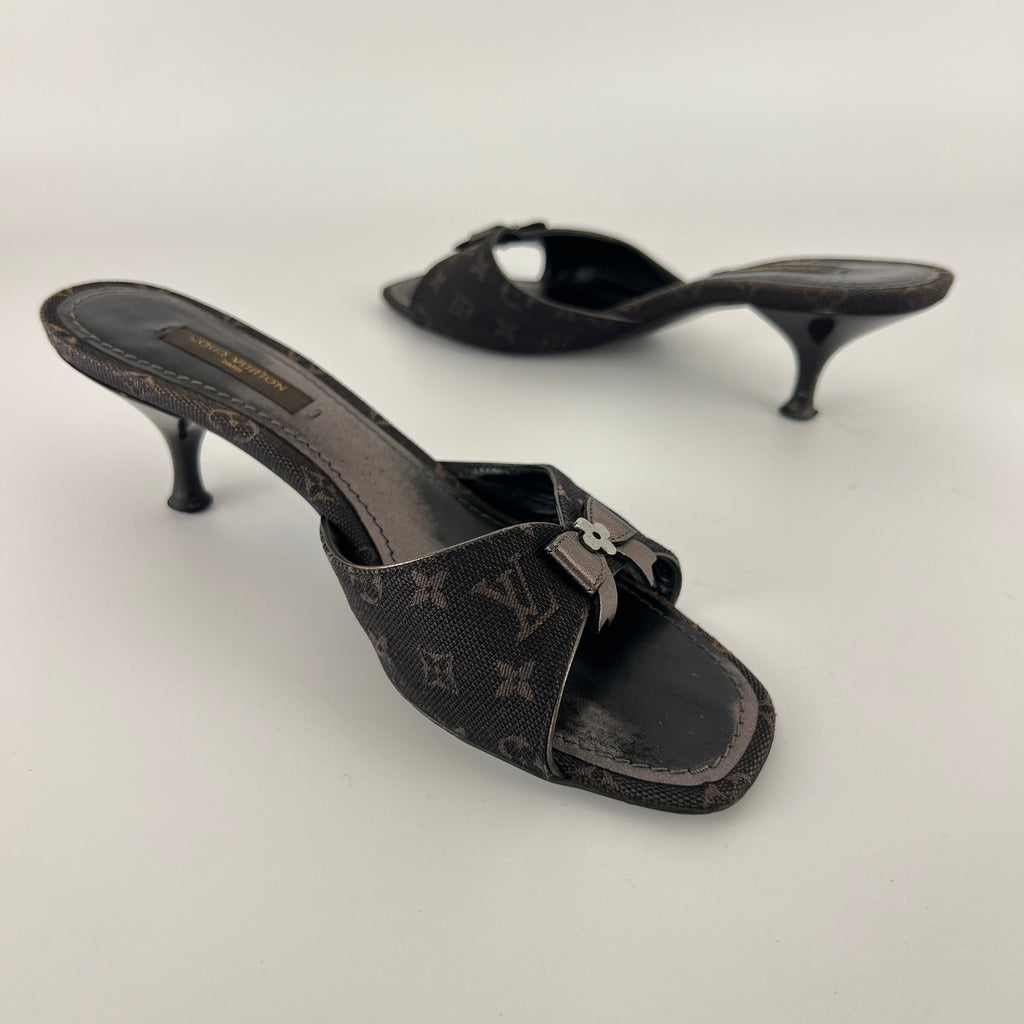 Louis Vuitton | Vintage Monogram Black Canvas Bow Leather Mules (35.5)