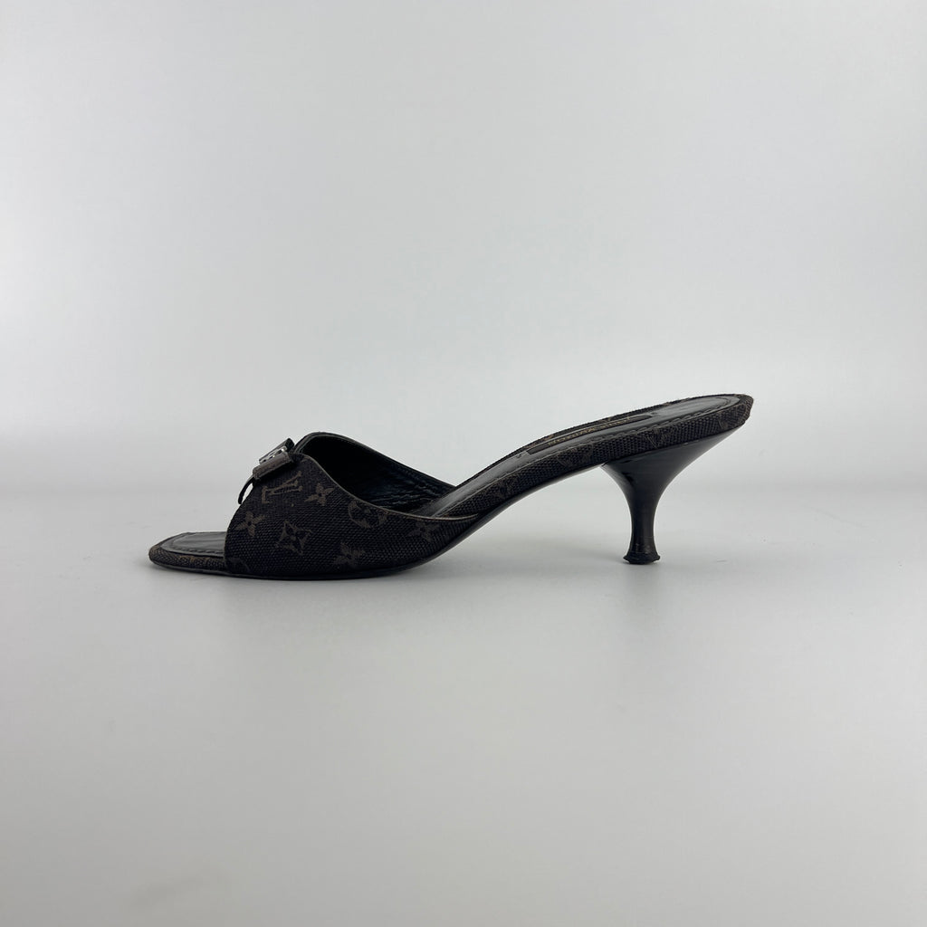 Louis Vuitton | Vintage Monogram Black Canvas Bow Leather Mules (35.5)