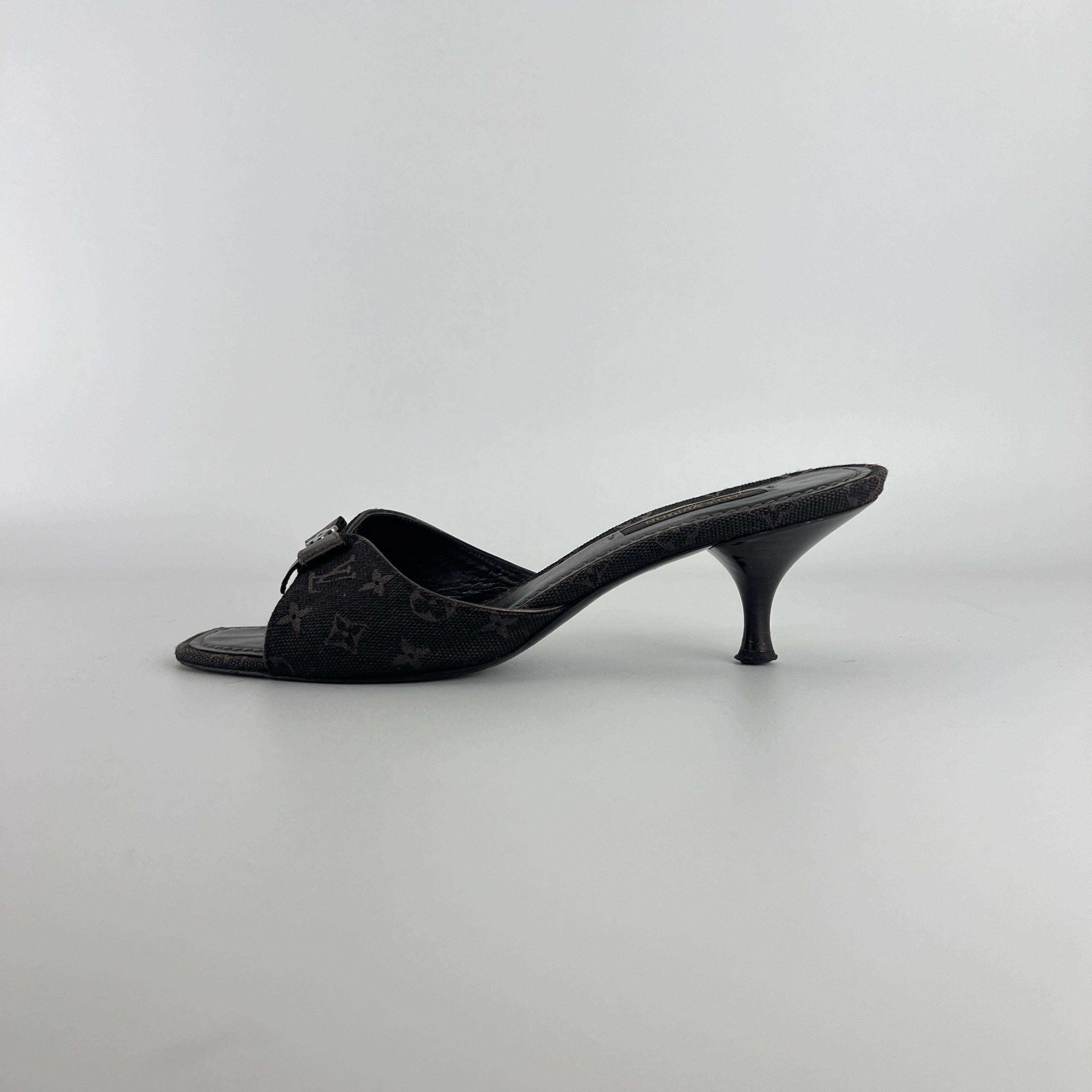 Louis Vuitton | Vintage Monogram Black Canvas Bow Leather Mules (35.5)