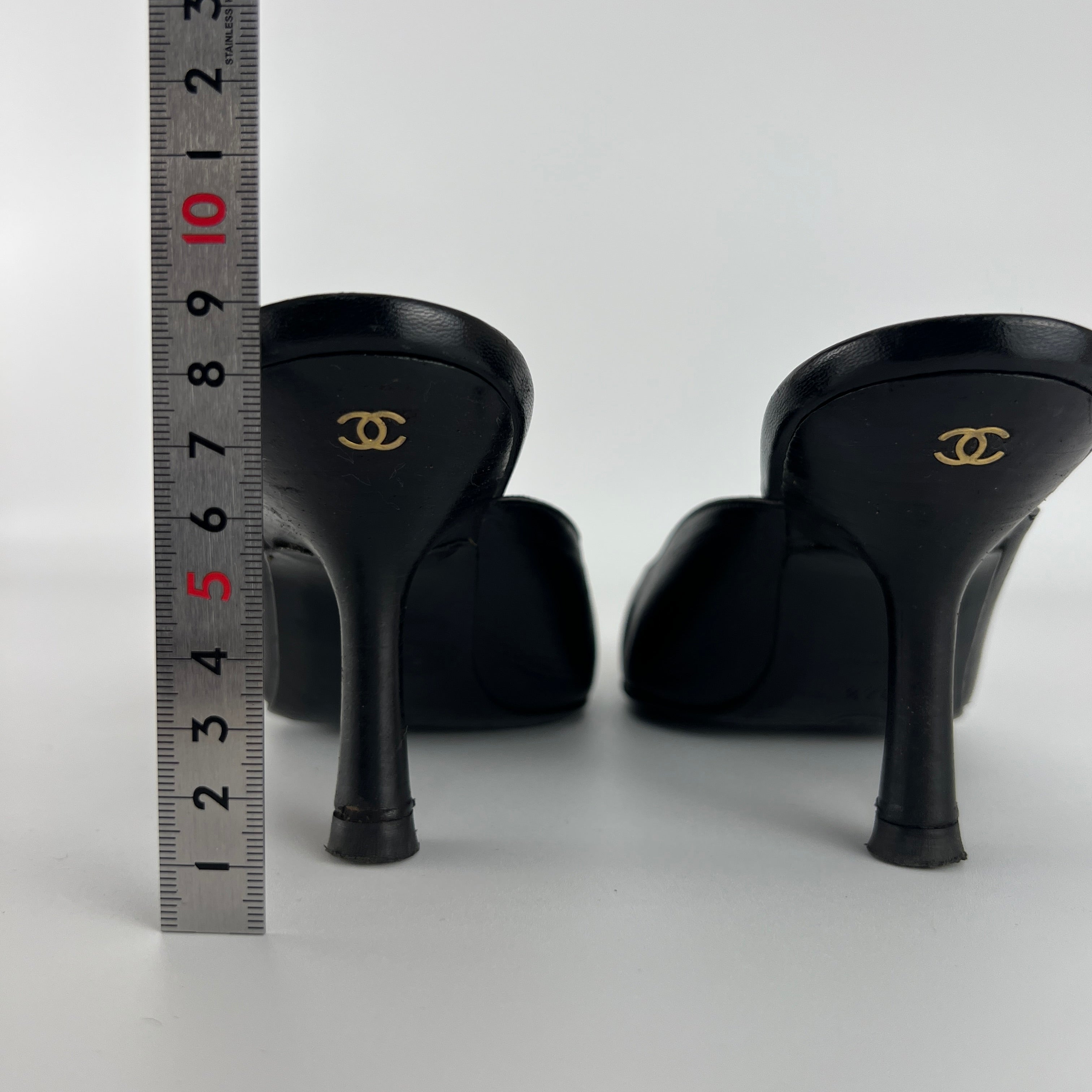 Chanel | Vintage Black Leather CC Logo Bow Pointed Toe Slide Mules (37.5)