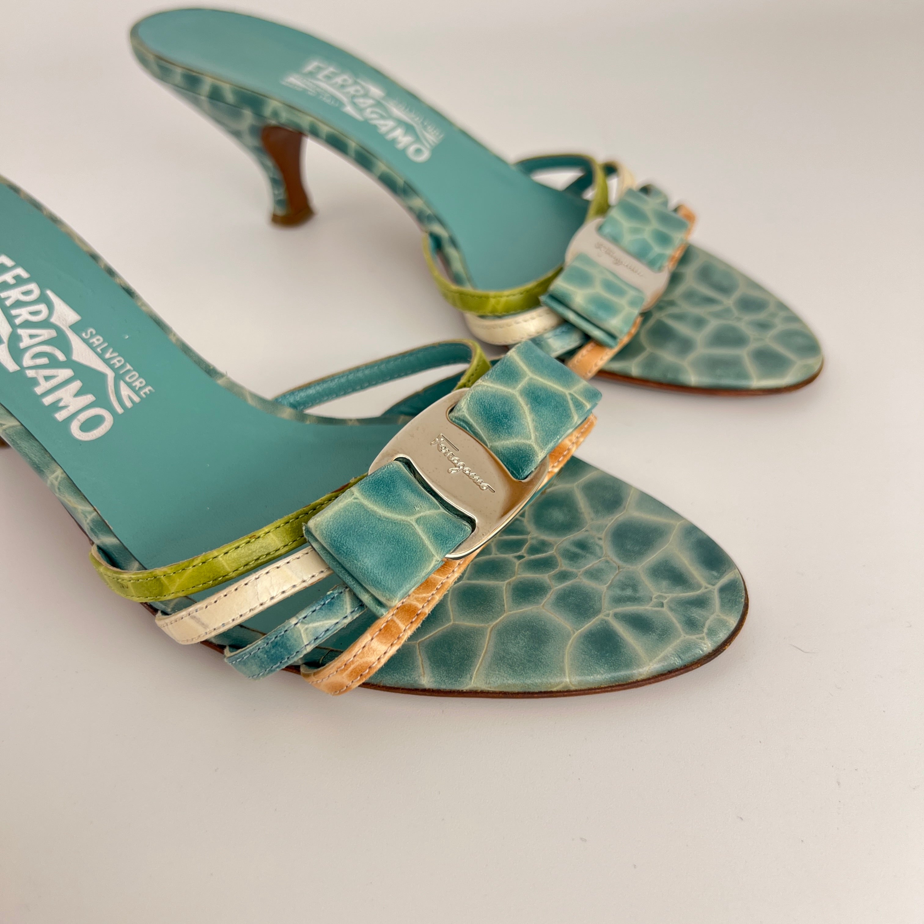 Ferragamo | Turquoise Blue Croc Embossed Leather Bow Mule Rare (8 , 38)