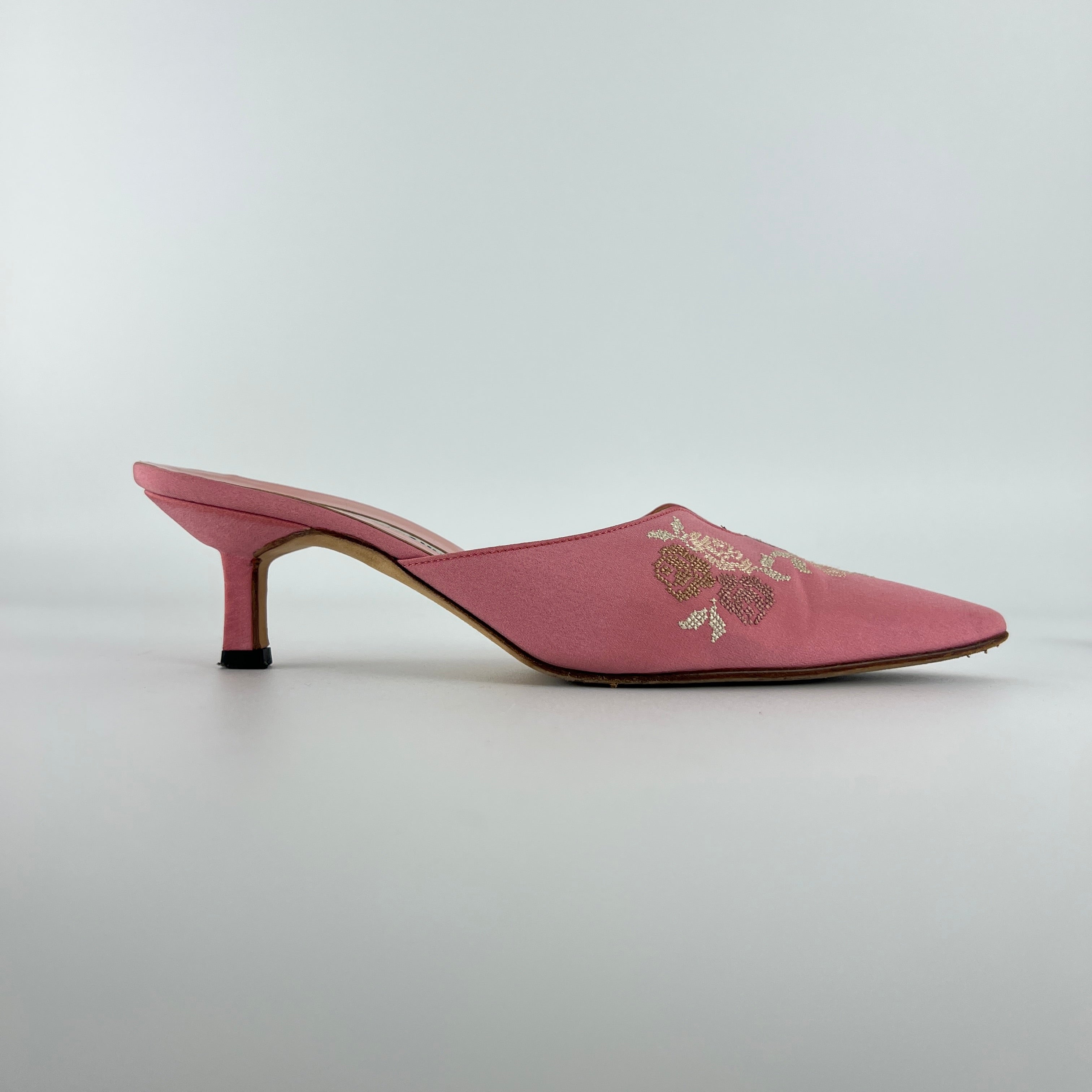 Manolo Blahnik | Vintage Salina Pink Floral Embroidery Pointed Toe Slide Mules (36.5)