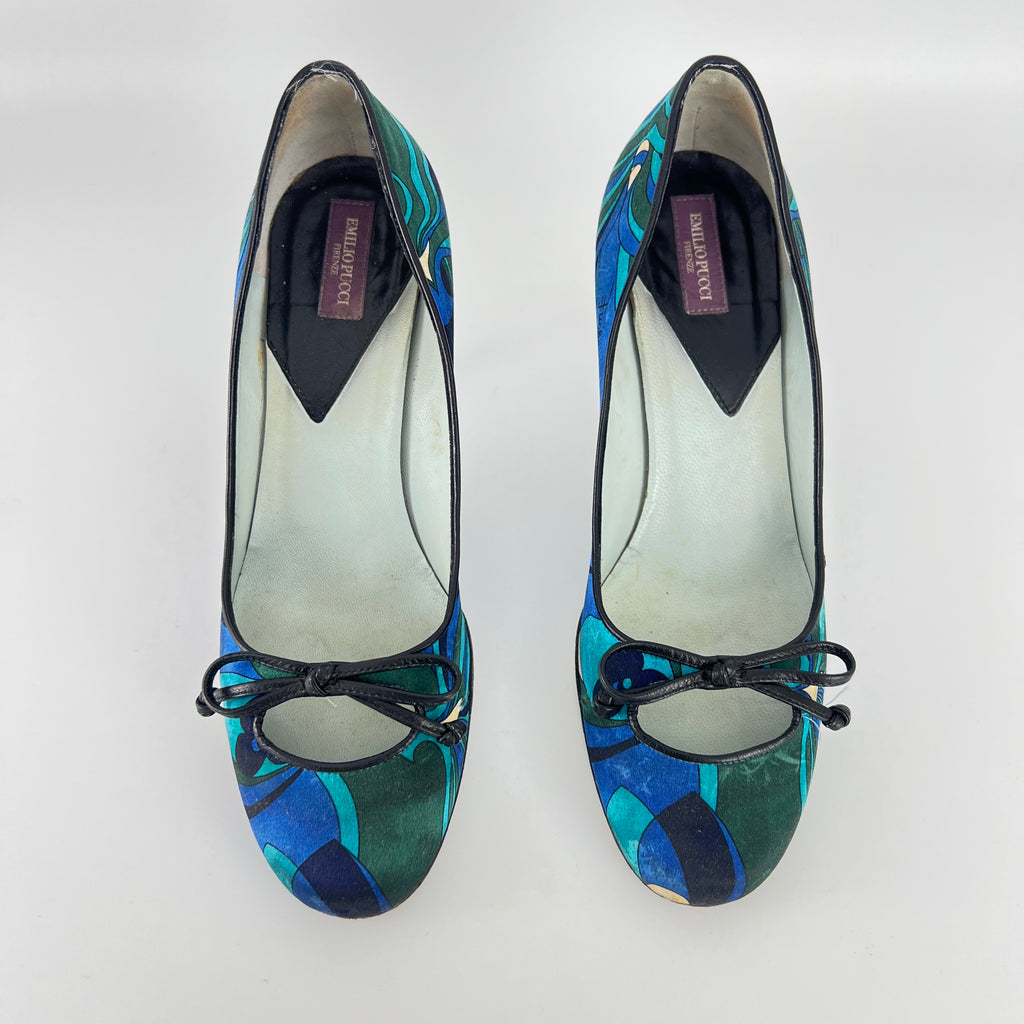 Emilio Pucci | Vintage Blue Satin Pattern Black Leather Bow Pump Heel (36.5)