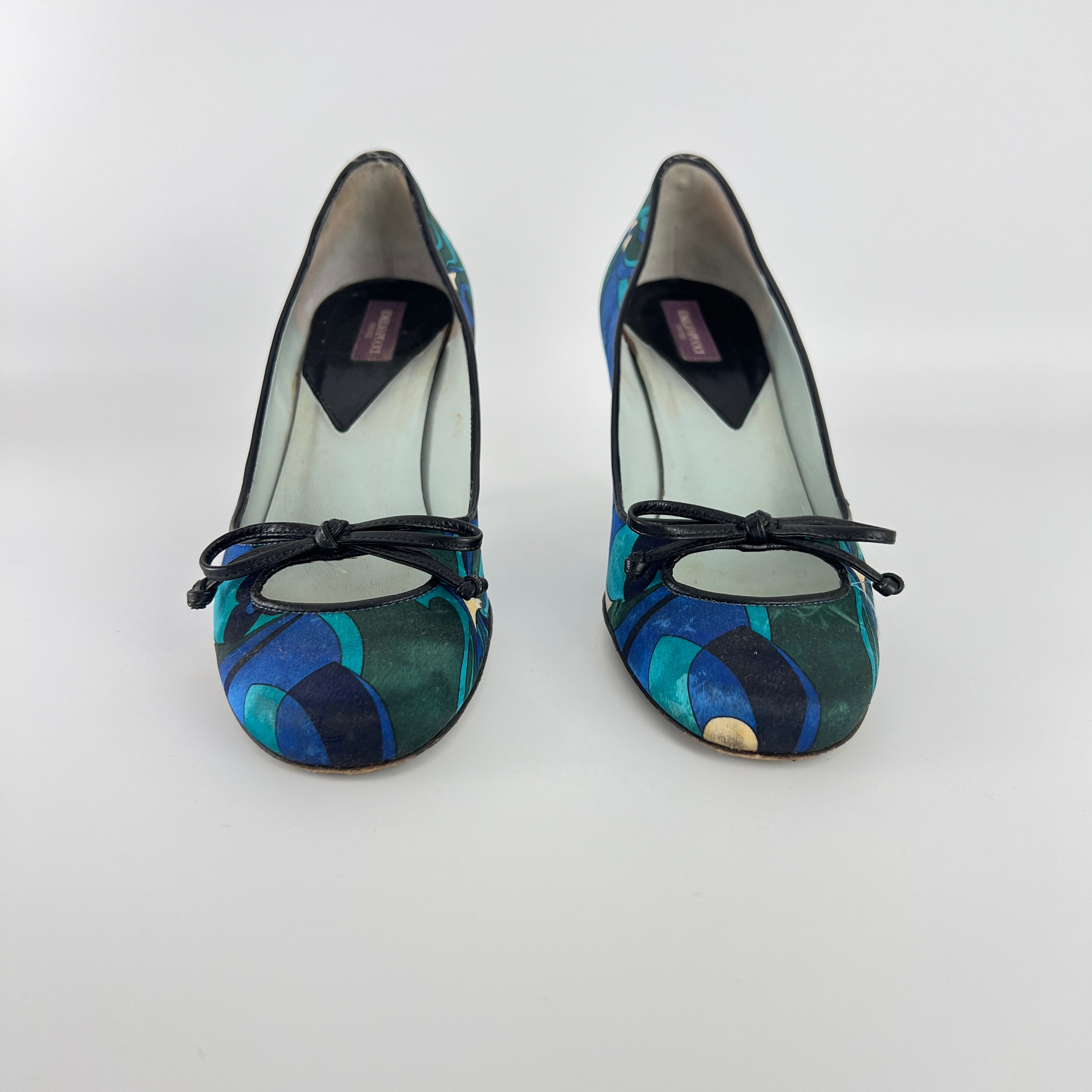 Emilio Pucci | Vintage Blue Satin Pattern Black Leather Bow Pump Heel (36.5)