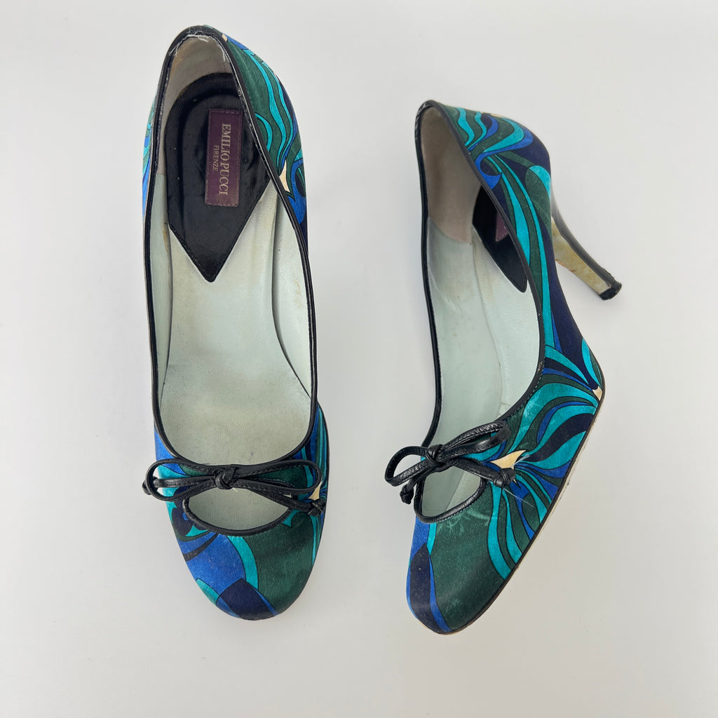 Emilio Pucci | Vintage Blue Satin Pattern Black Leather Bow Pump Heel (36.5)