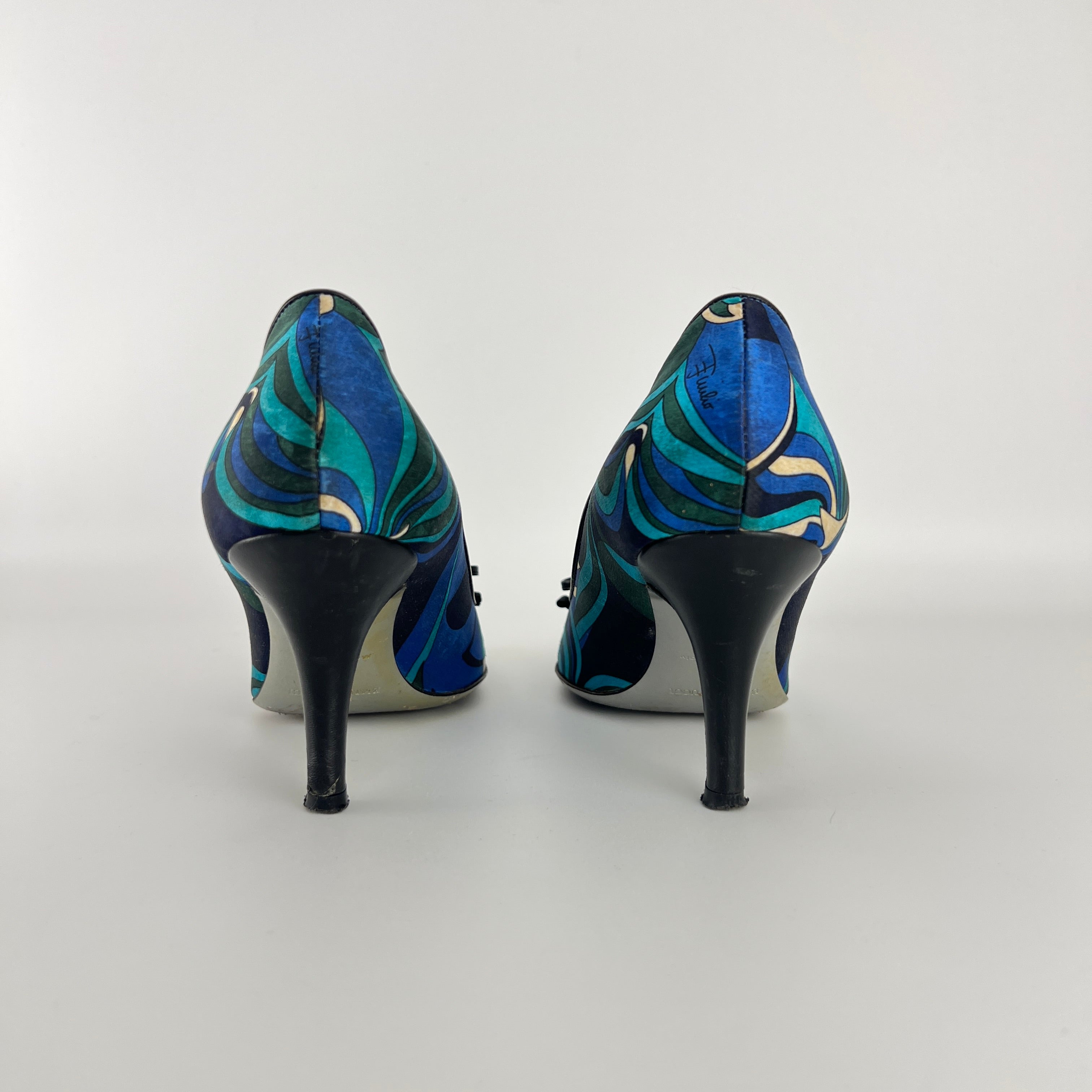 Emilio Pucci | Vintage Blue Satin Pattern Black Leather Bow Pump Heel (36.5)