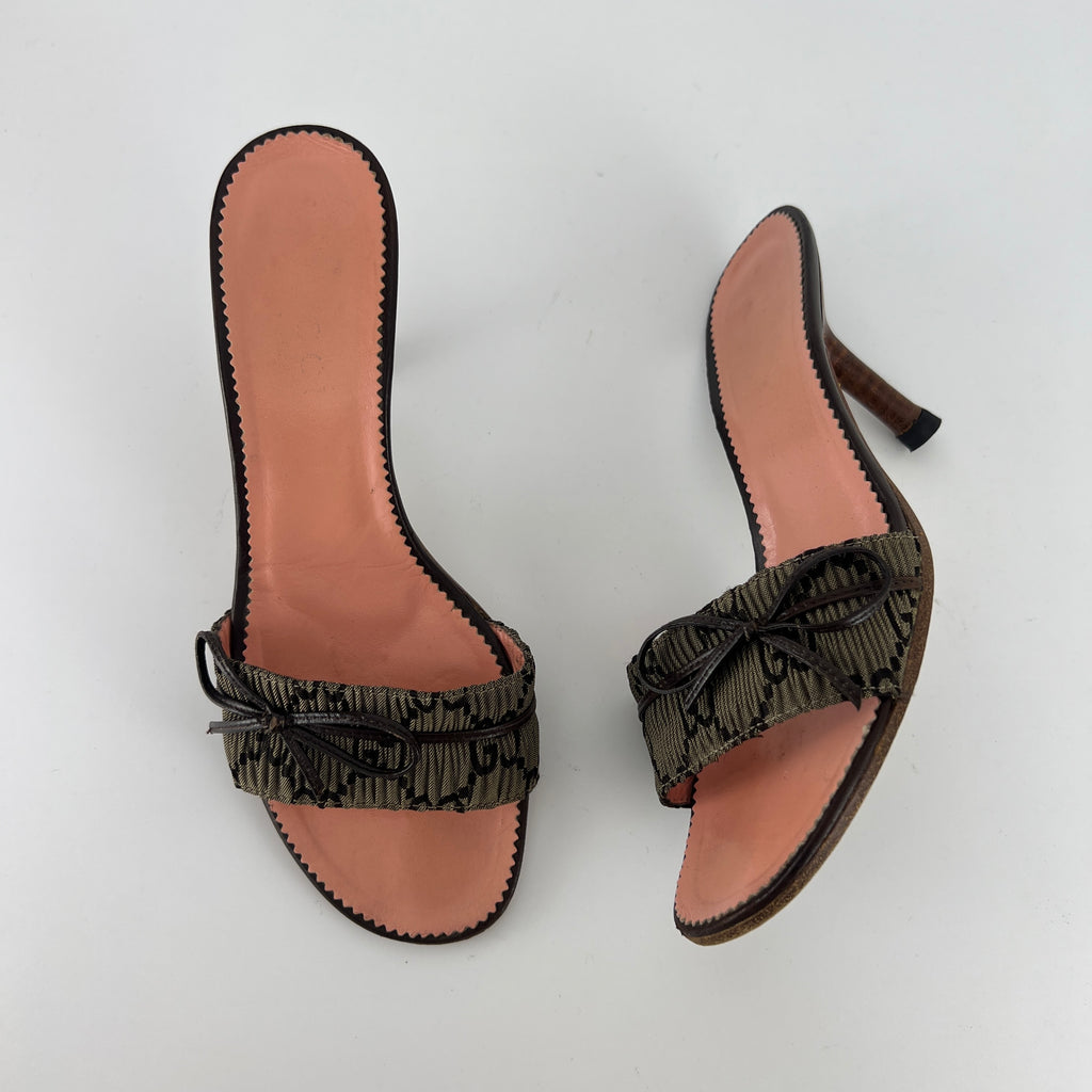 Gucci | Vintage GG Monogram Brown Bow Pink Leather Insole Slide Mules (35.5)