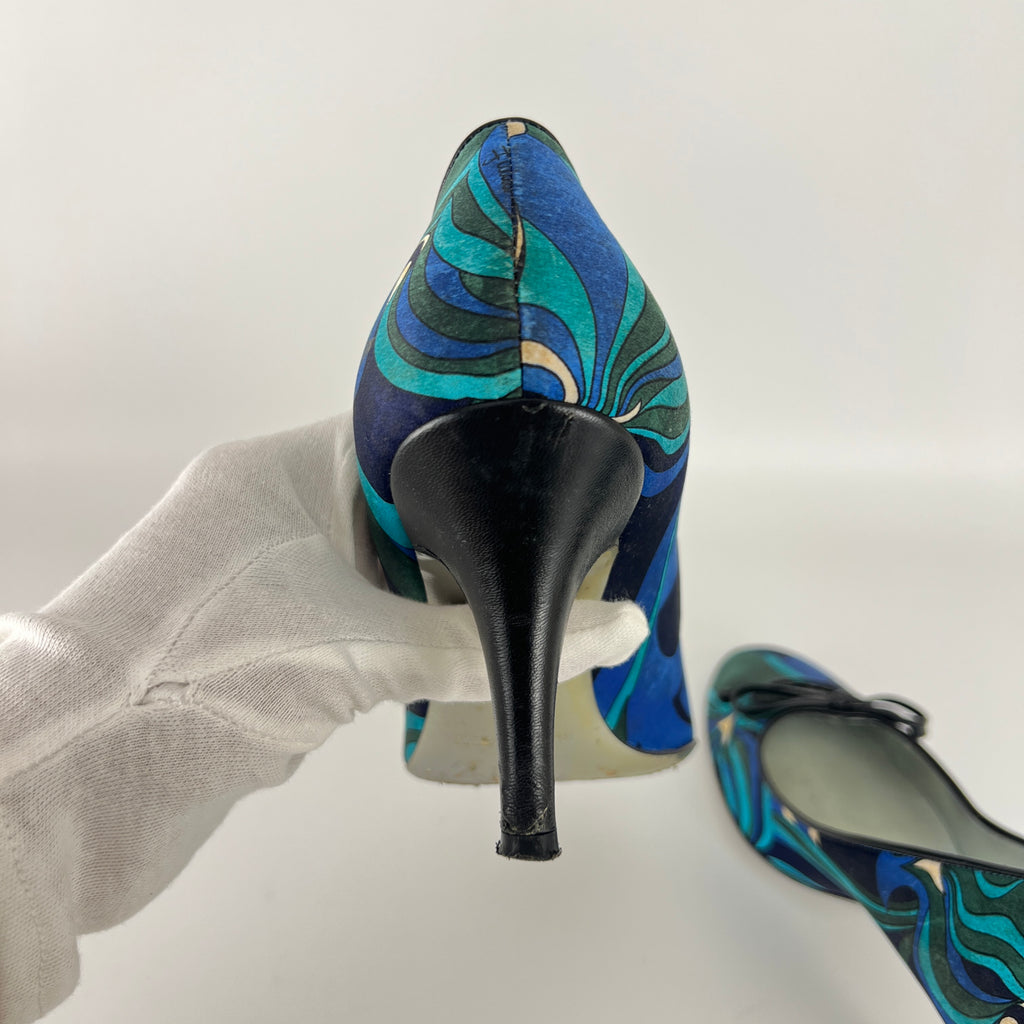 Emilio Pucci | Vintage Blue Satin Pattern Black Leather Bow Pump Heel (36.5)