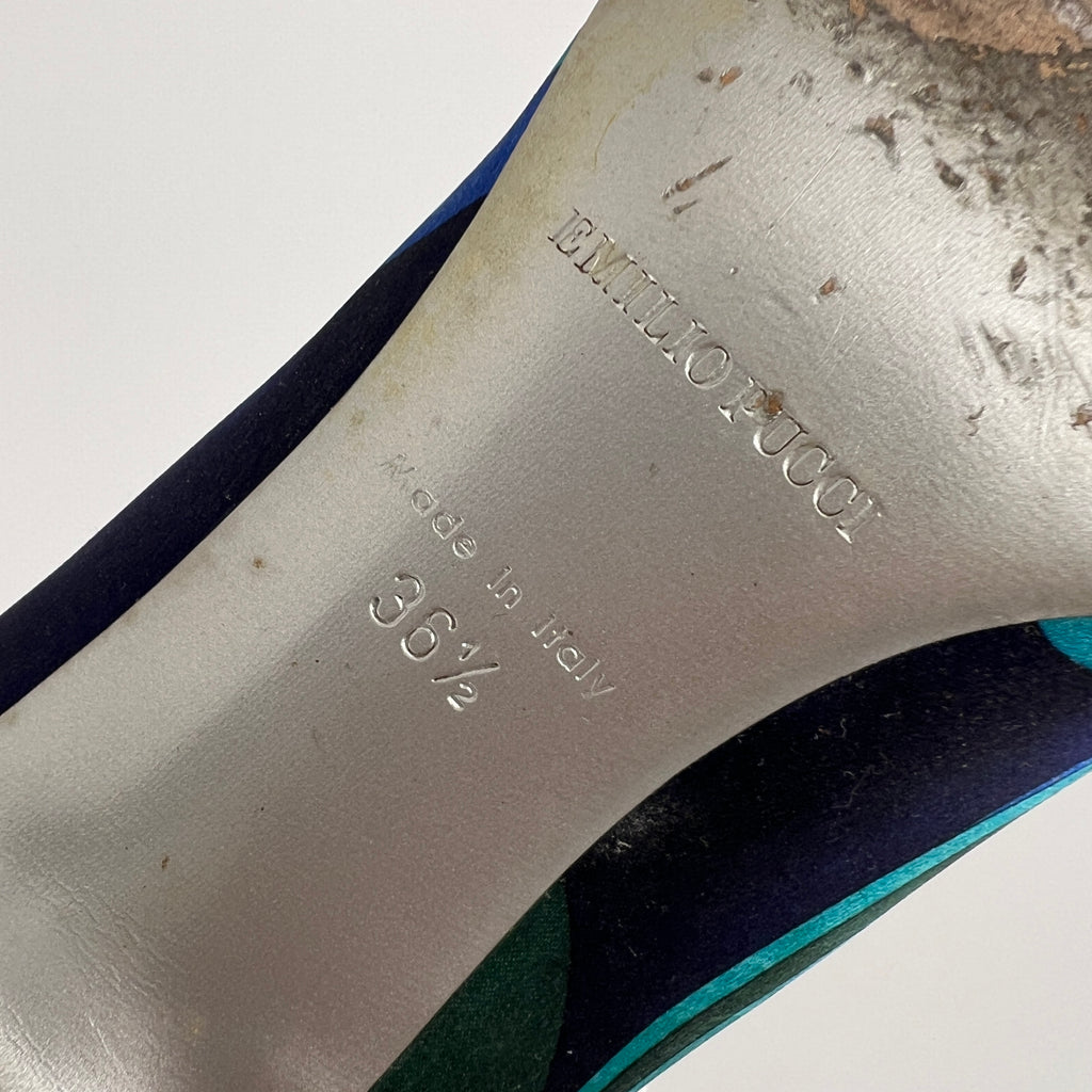 Emilio Pucci | Vintage Blue Satin Pattern Black Leather Bow Pump Heel (36.5)