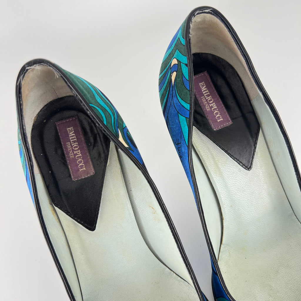 Emilio Pucci | Vintage Blue Satin Pattern Black Leather Bow Pump Heel (36.5)