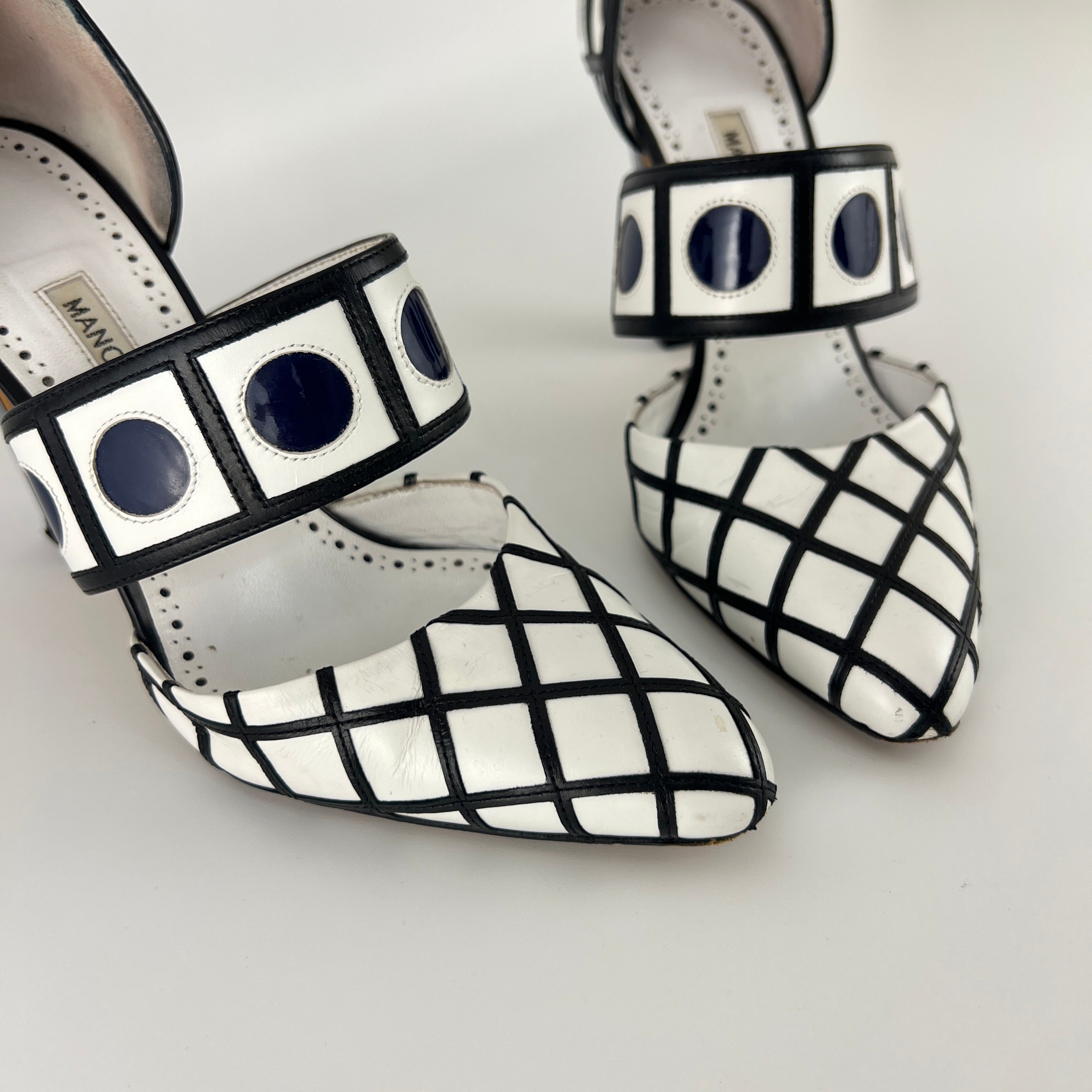 Manolo Blahnik | White Leather Black Grid Pattern Mary Jane Pumps (36.5)