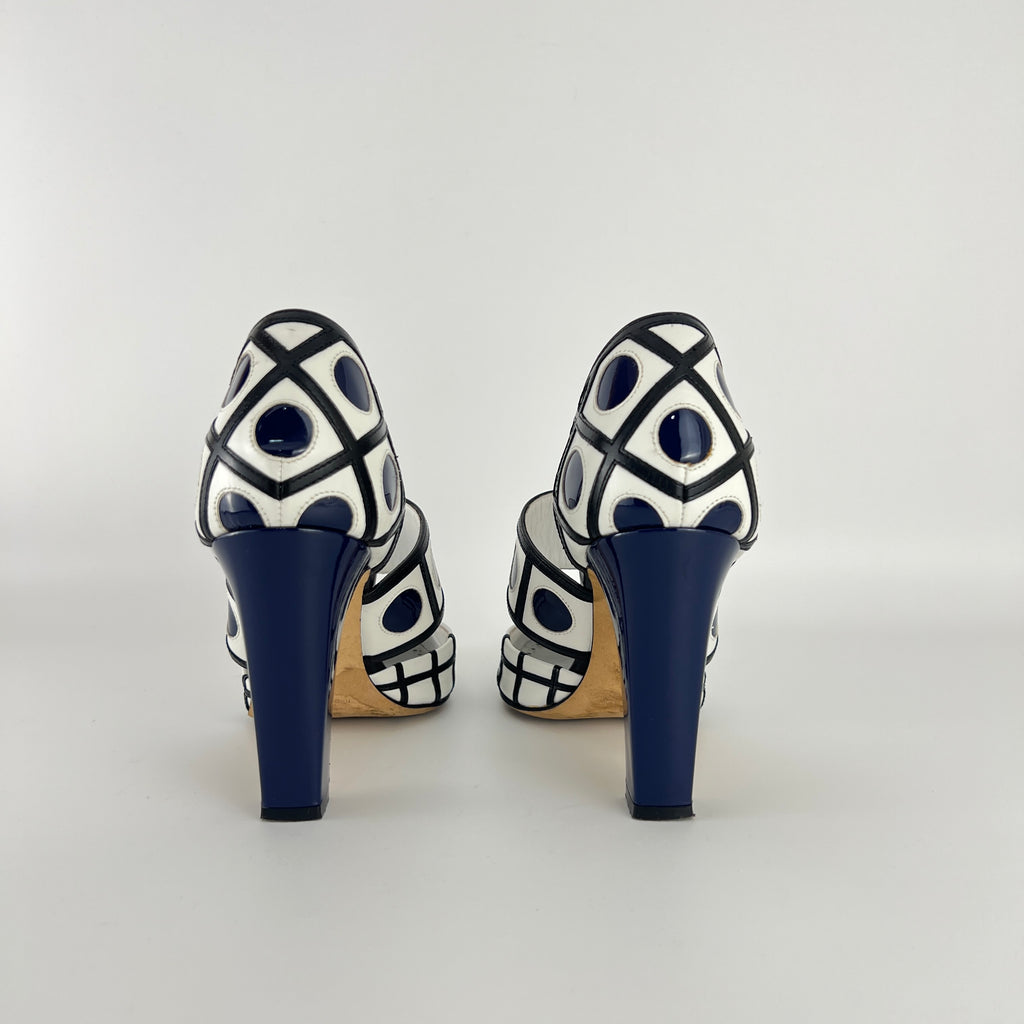 Manolo Blahnik | White Leather Black Grid Pattern Mary Jane Pumps (36.5)